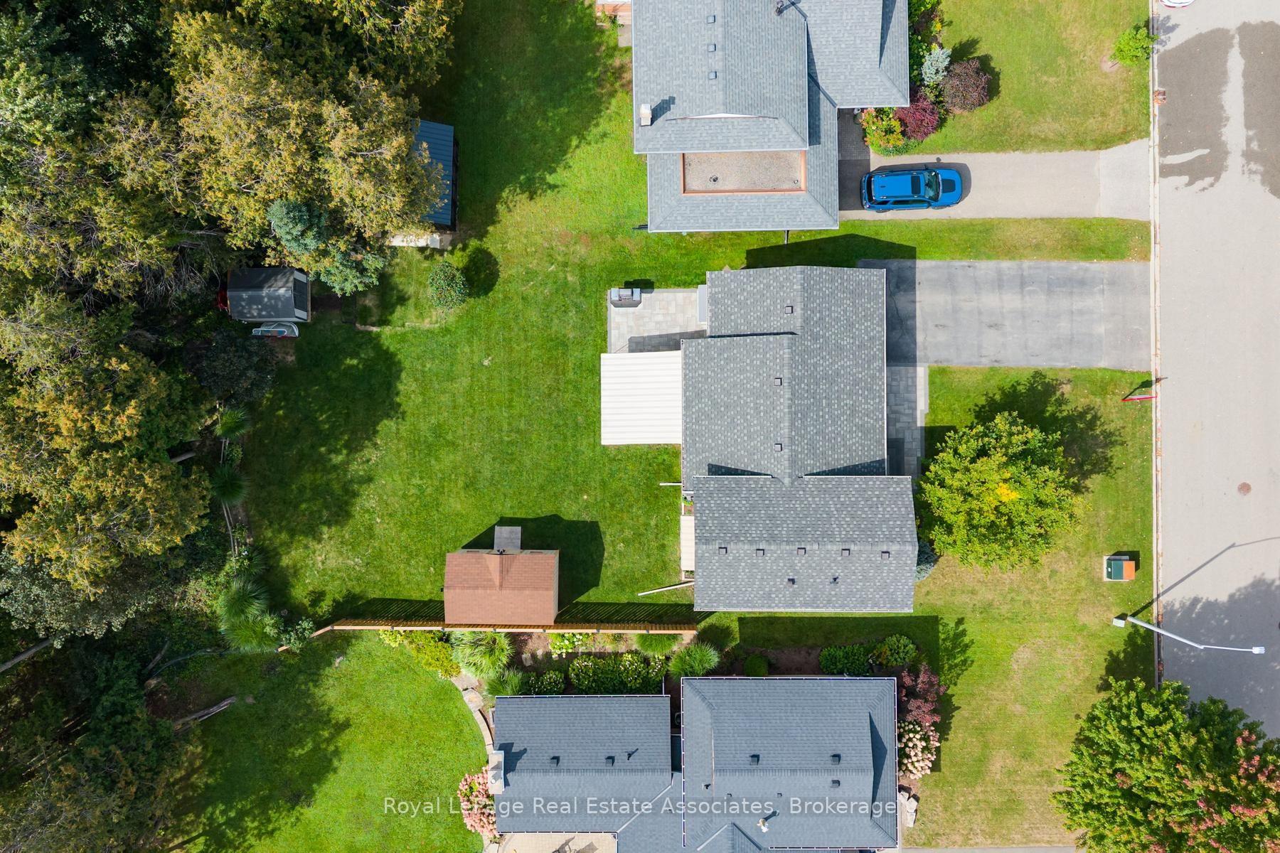 Photo 32 of 132 Elmore Drive, Halton Hills, Acton — HOMEH