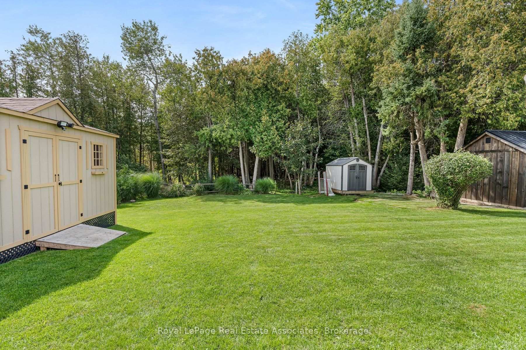 Photo 38 of 132 Elmore Drive, Halton Hills, Acton — HOMEH