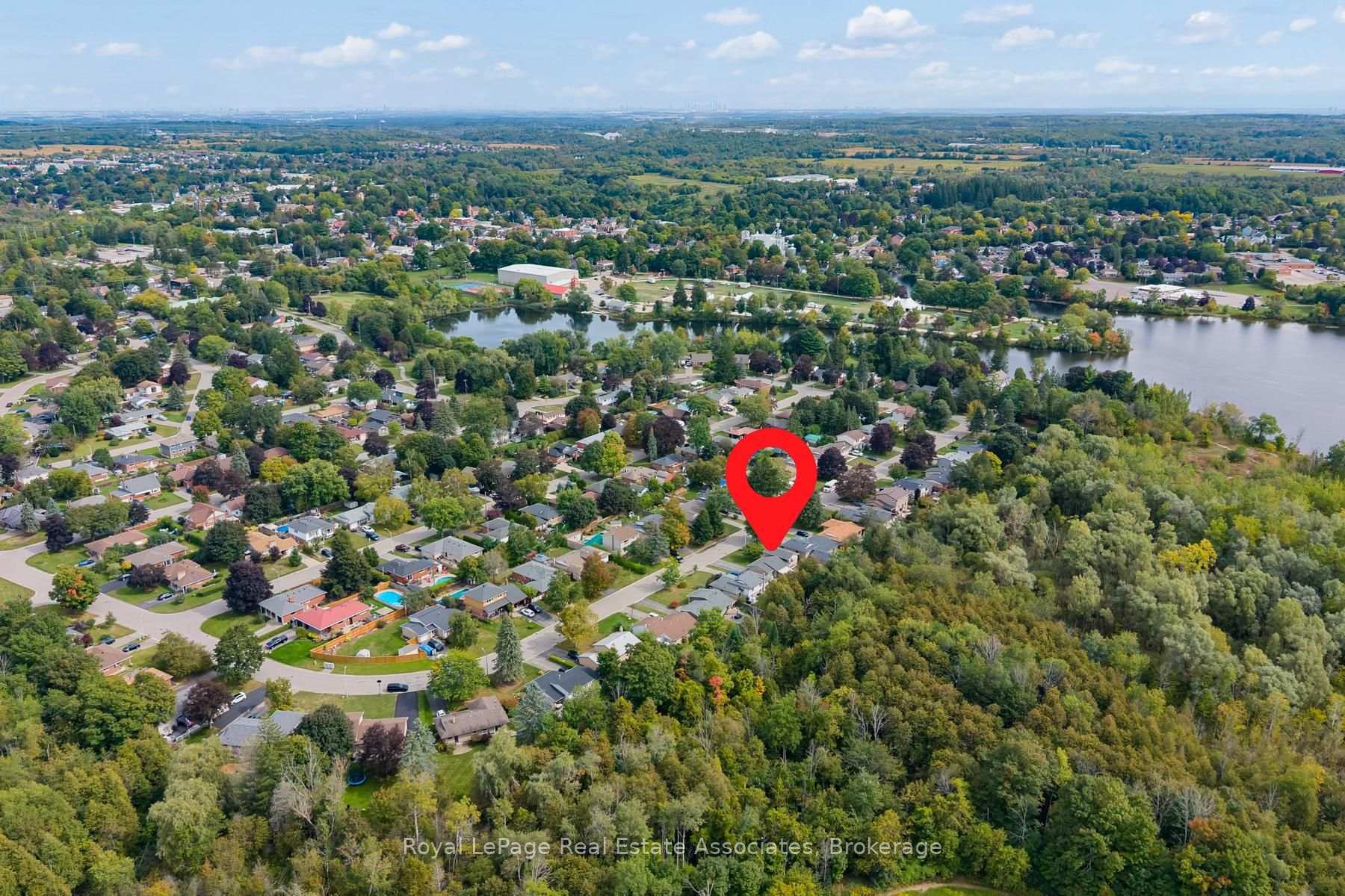 Photo 41 of 132 Elmore Drive, Halton Hills, Acton — HOMEH