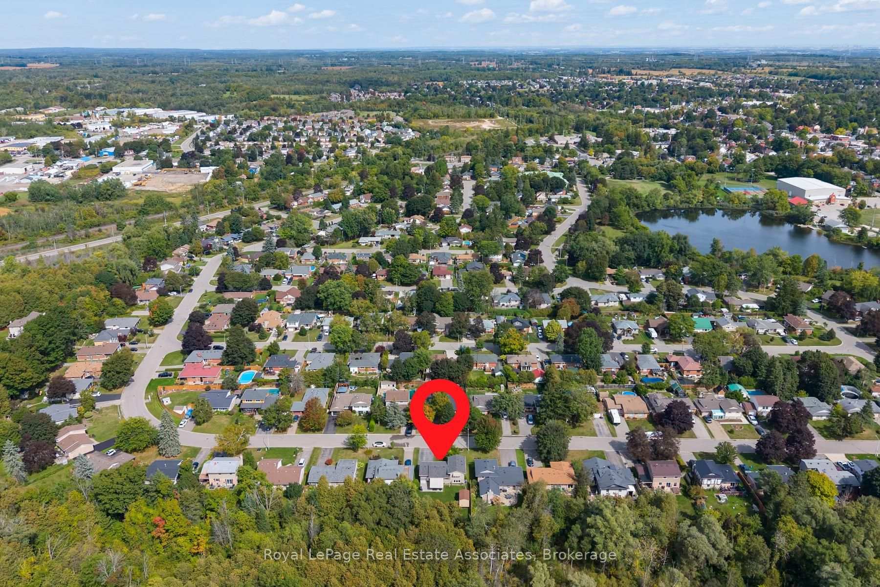 Photo 44 of 132 Elmore Drive, Halton Hills, Acton — HOMEH
