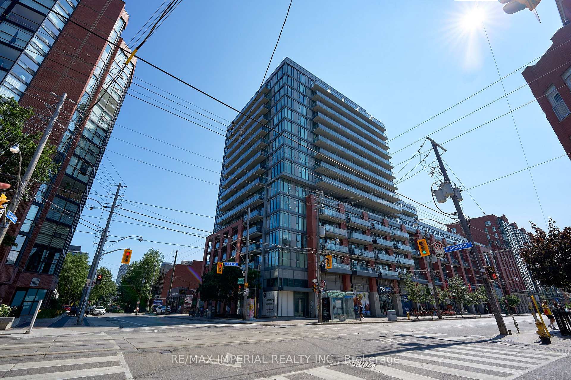 Photo 2 of Unit 901, 775 King Street W, Toronto, Niagara — HOMEH