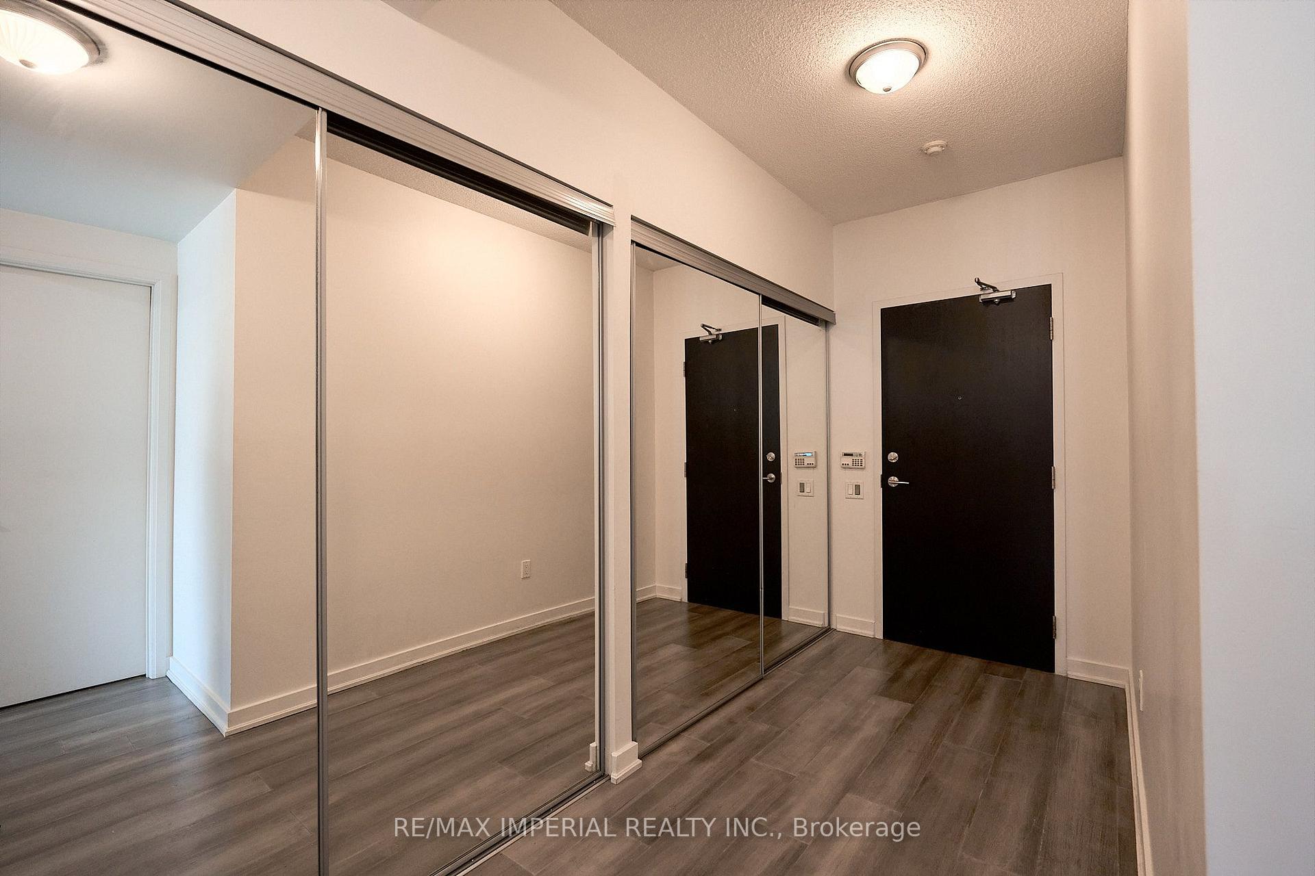 Photo 7 of Unit 901, 775 King Street W, Toronto, Niagara — HOMEH