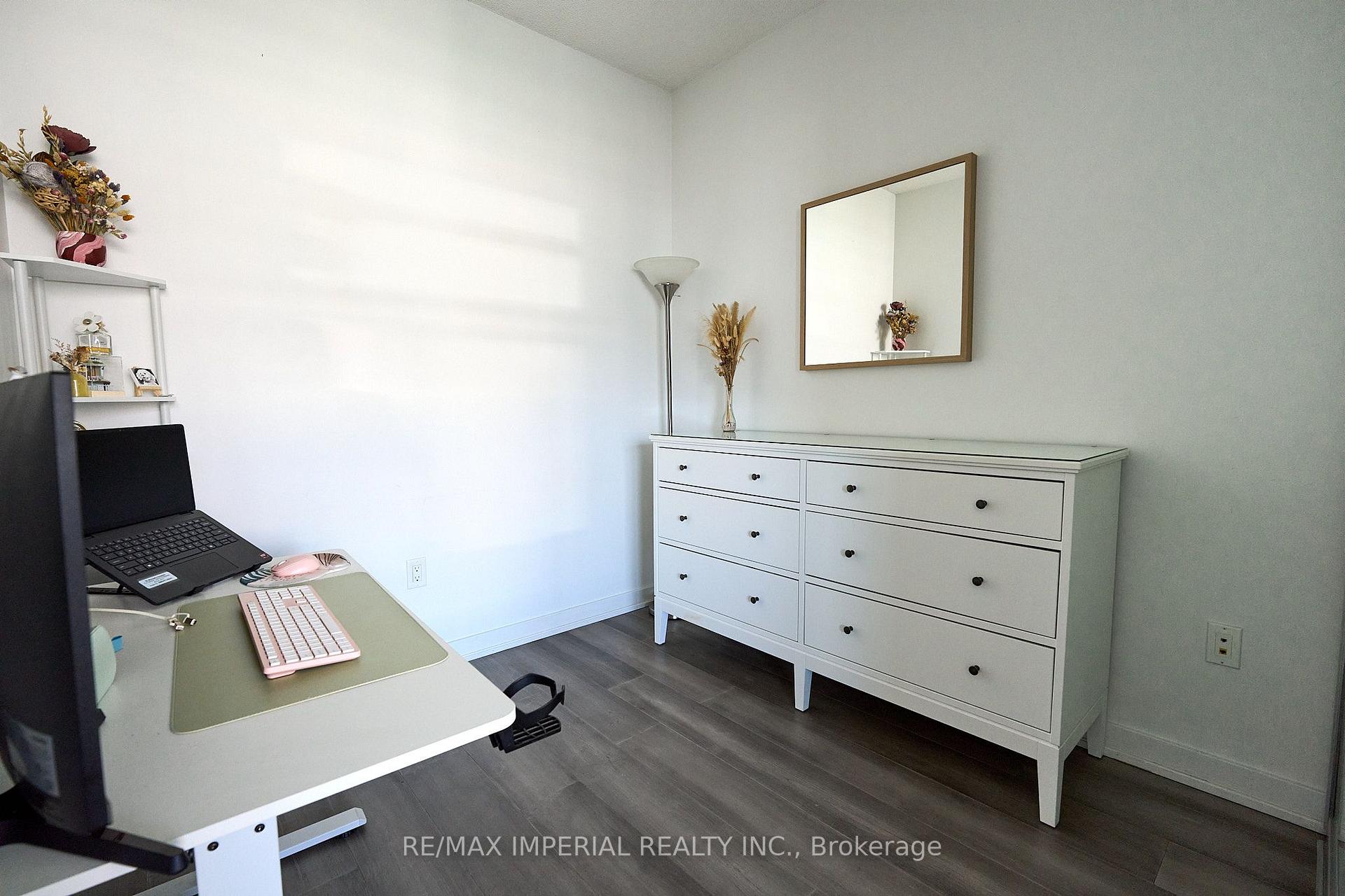 Photo 13 of Unit 901, 775 King Street W, Toronto, Niagara — HOMEH