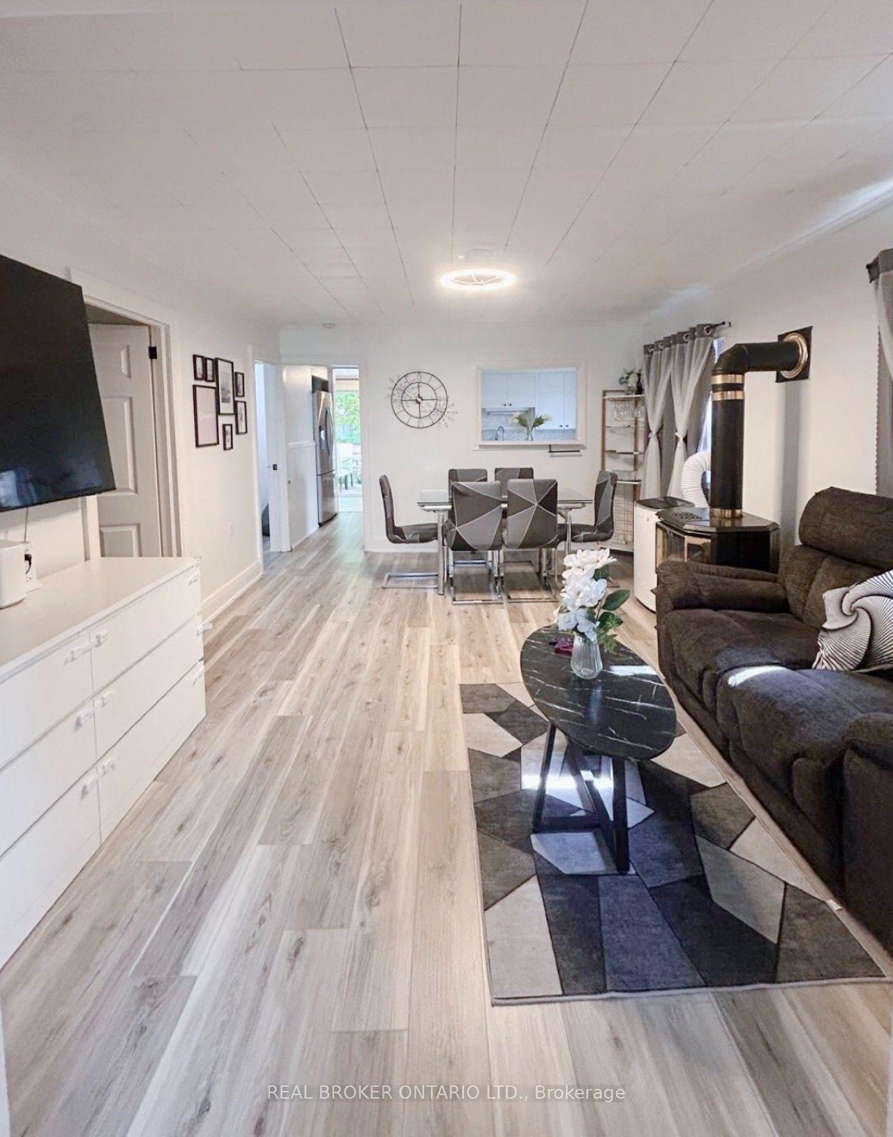 Photo 8 of 699 Innisfil Beach Road, Innisfil, Alcona — HOMEH