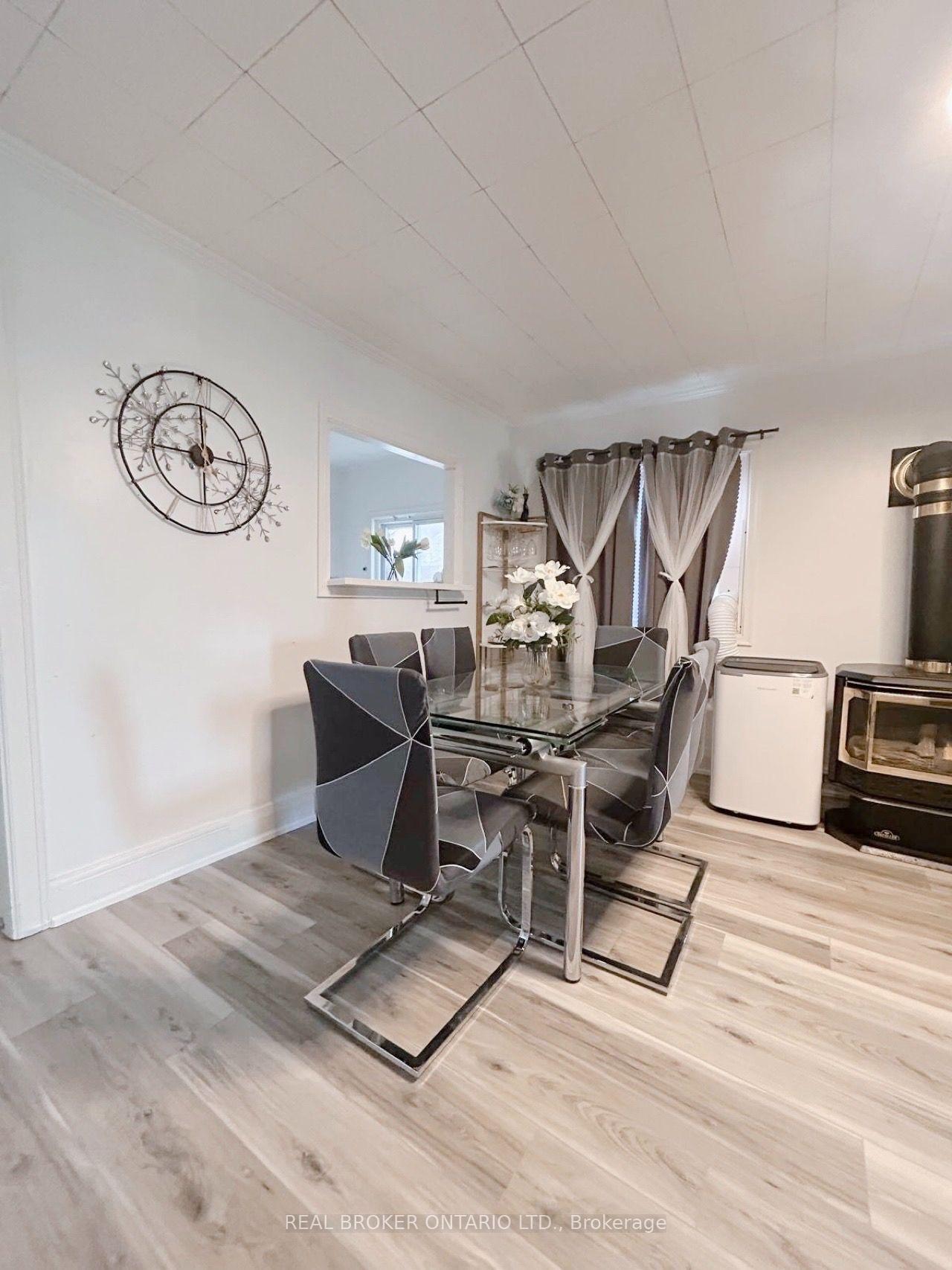 Photo 10 of 699 Innisfil Beach Road, Innisfil, Alcona — HOMEH
