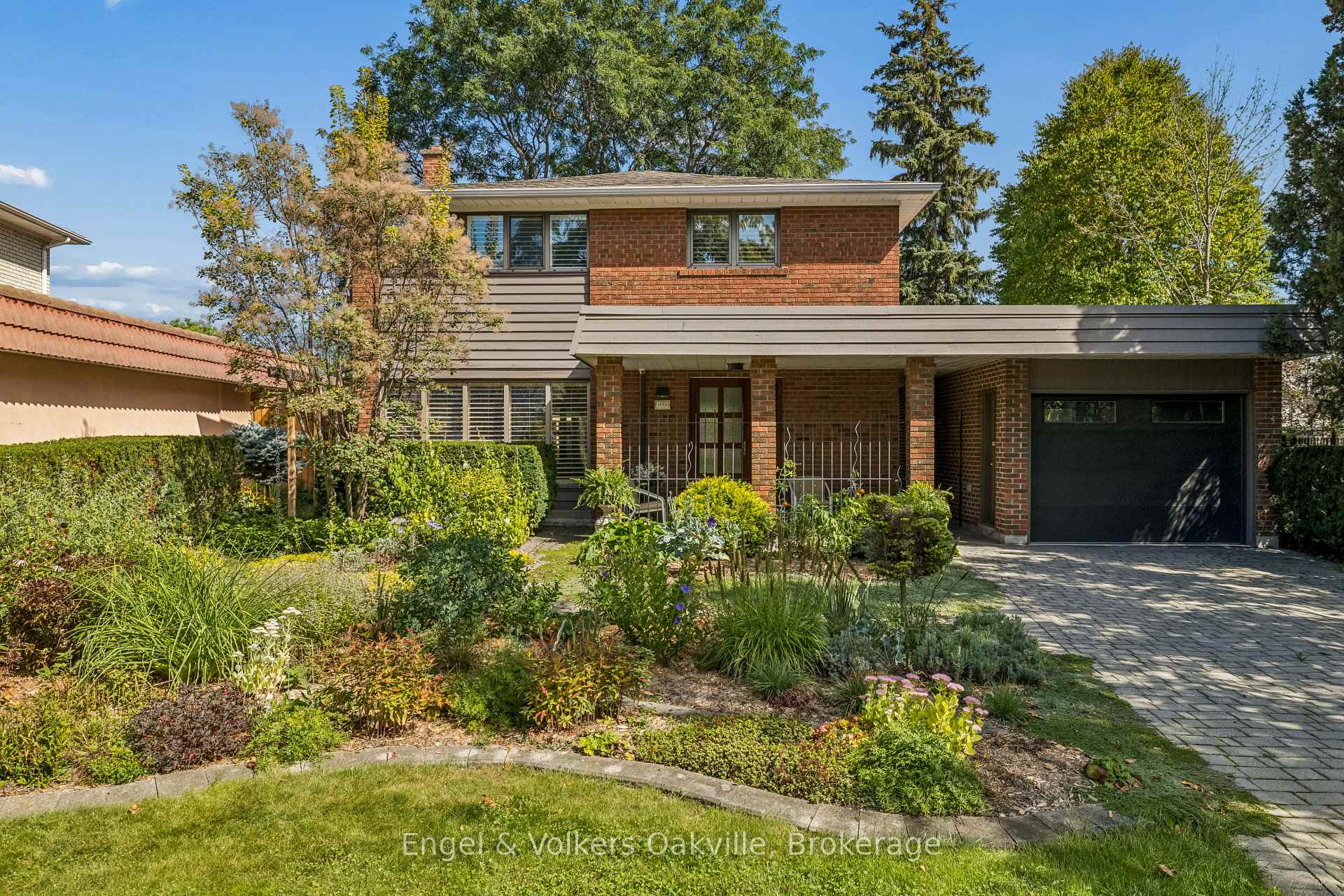 Photo 2 of 1170 Conyers Crescent, Mississauga, Erindale — HOMEH