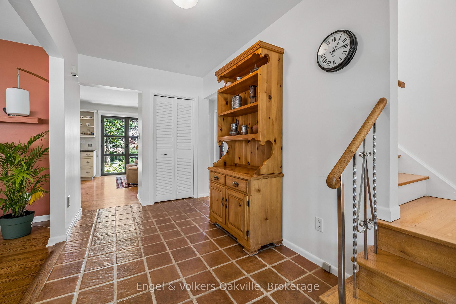 Photo 8 of 1170 Conyers Crescent, Mississauga, Erindale — HOMEH