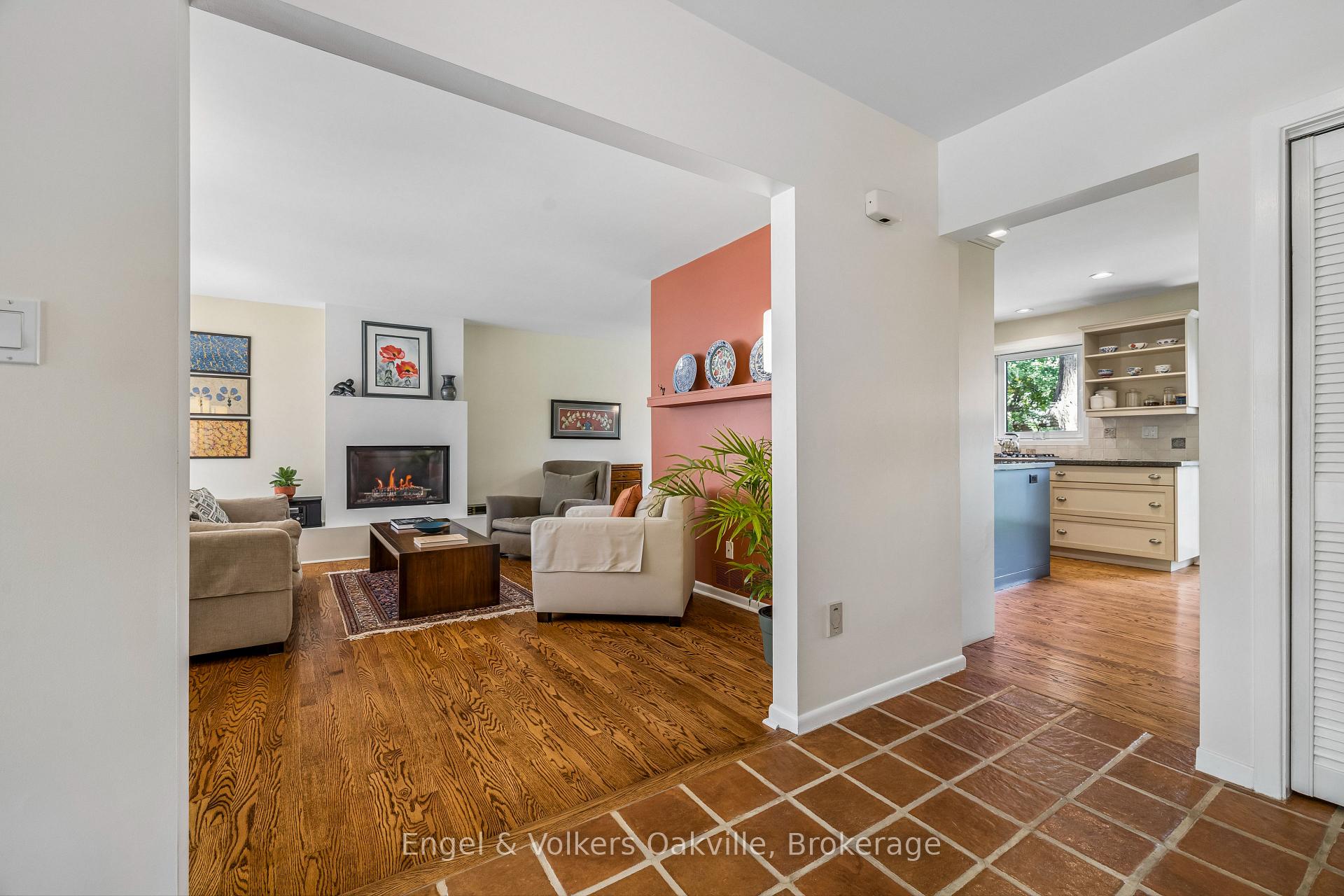 Photo 9 of 1170 Conyers Crescent, Mississauga, Erindale — HOMEH