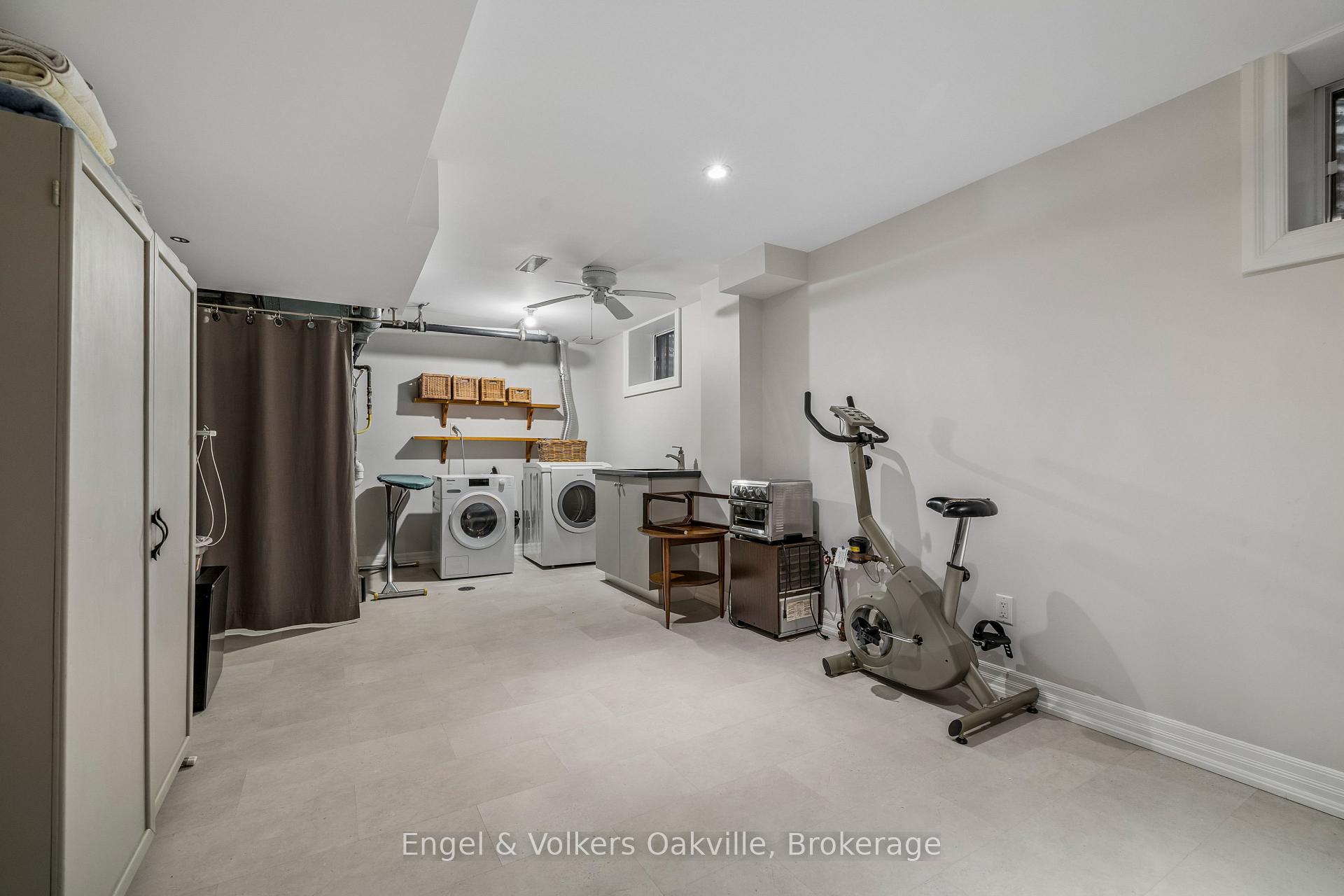 Photo 38 of 1170 Conyers Crescent, Mississauga, Erindale — HOMEH