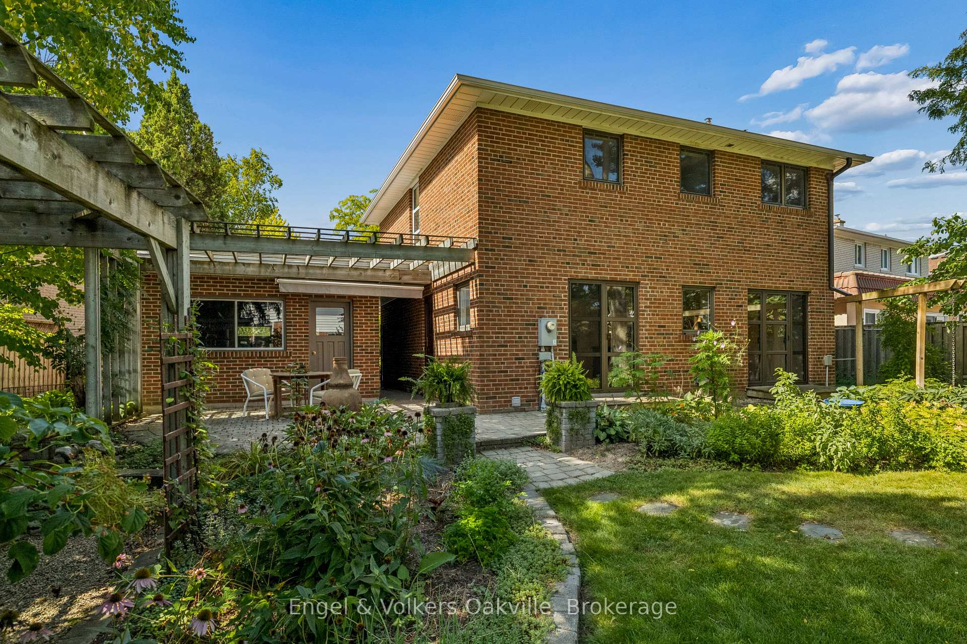 Photo 42 of 1170 Conyers Crescent, Mississauga, Erindale — HOMEH