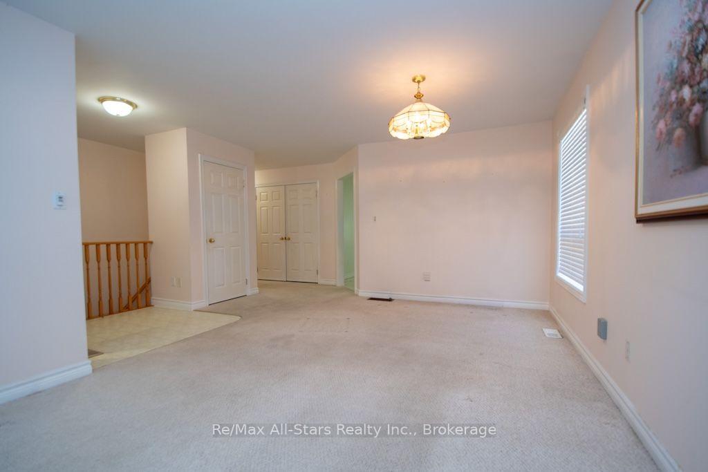Photo 8 of 41 McGibbon Boulevard, Kawartha Lakes, Lindsay — HOMEH