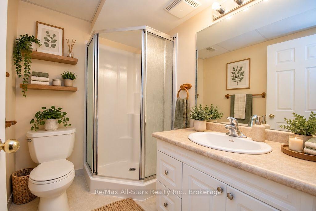 Photo 32 of 41 McGibbon Boulevard, Kawartha Lakes, Lindsay — HOMEH