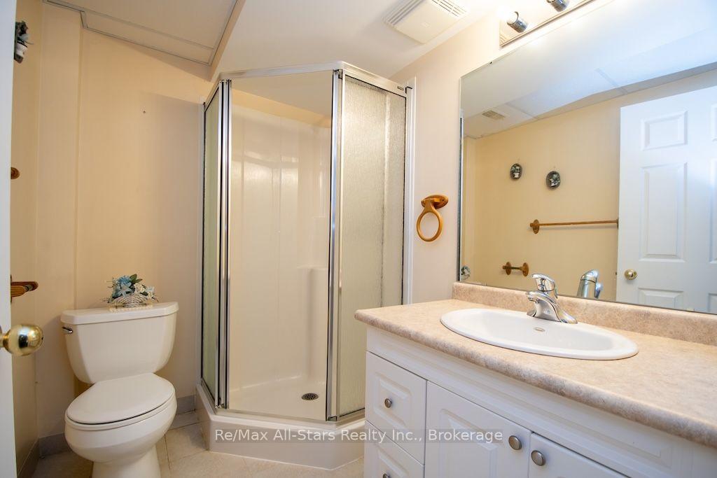 Photo 33 of 41 McGibbon Boulevard, Kawartha Lakes, Lindsay — HOMEH