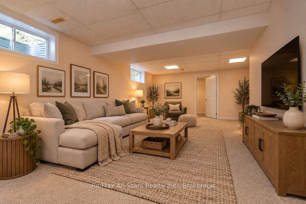Photo 37 of 41 McGibbon Boulevard, Kawartha Lakes, Lindsay — HOMEH