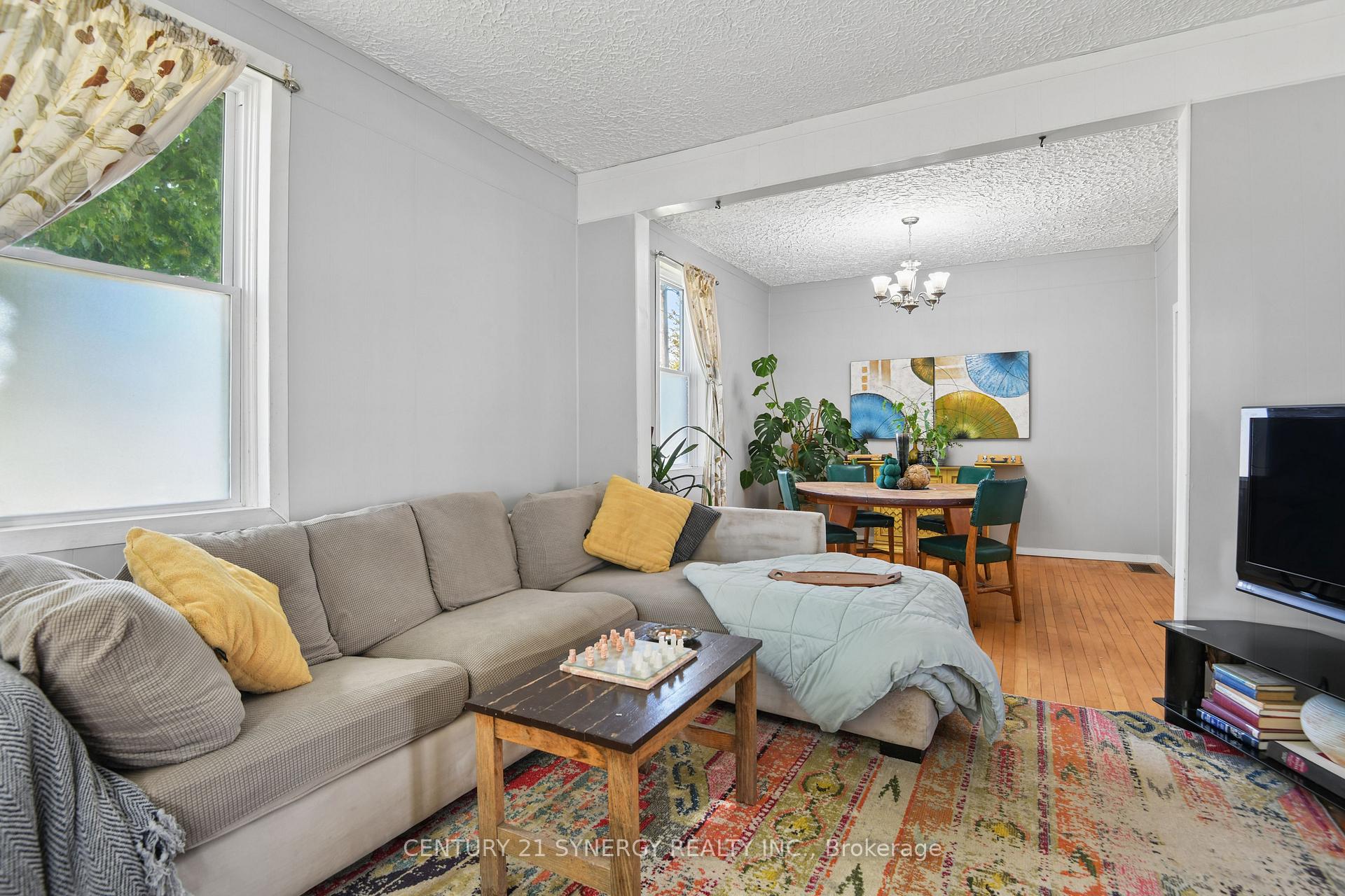Photo 9 of 35 Norma Street S, Arnprior, Arnprior — HOMEH