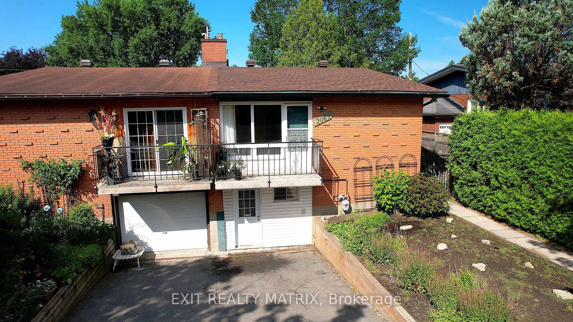 Photo 2 of 2064 St Laurent Boulevard, Ottawa, Elmvale Acres/Urbandale — HOMEH