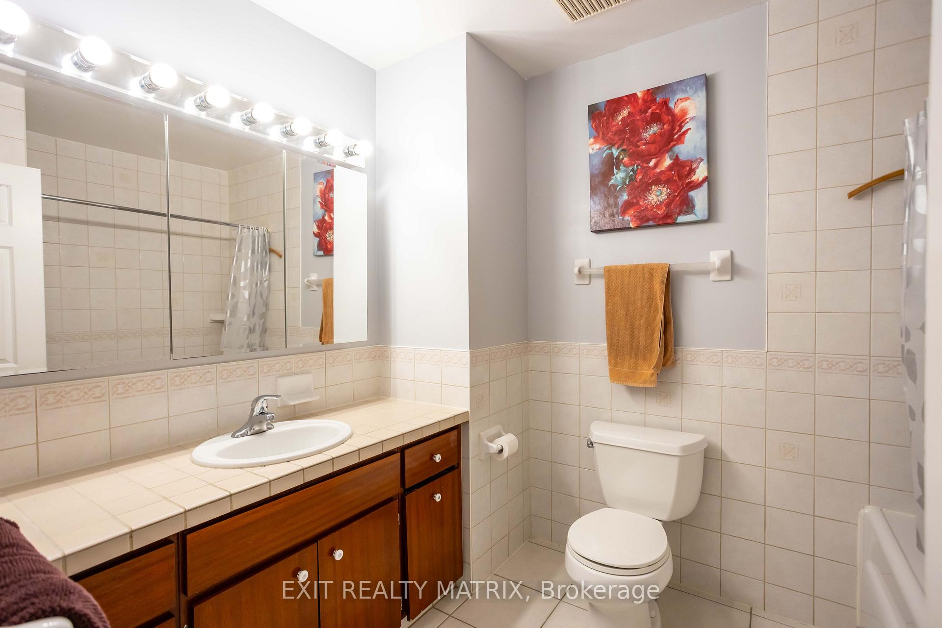 Photo 25 of 2064 St Laurent Boulevard, Ottawa, Elmvale Acres/Urbandale — HOMEH