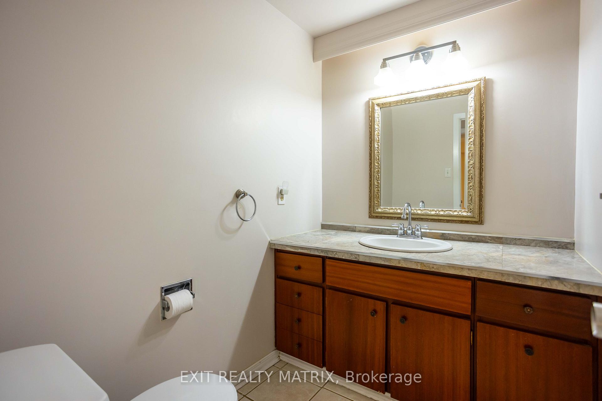 Photo 34 of 2064 St Laurent Boulevard, Ottawa, Elmvale Acres/Urbandale — HOMEH