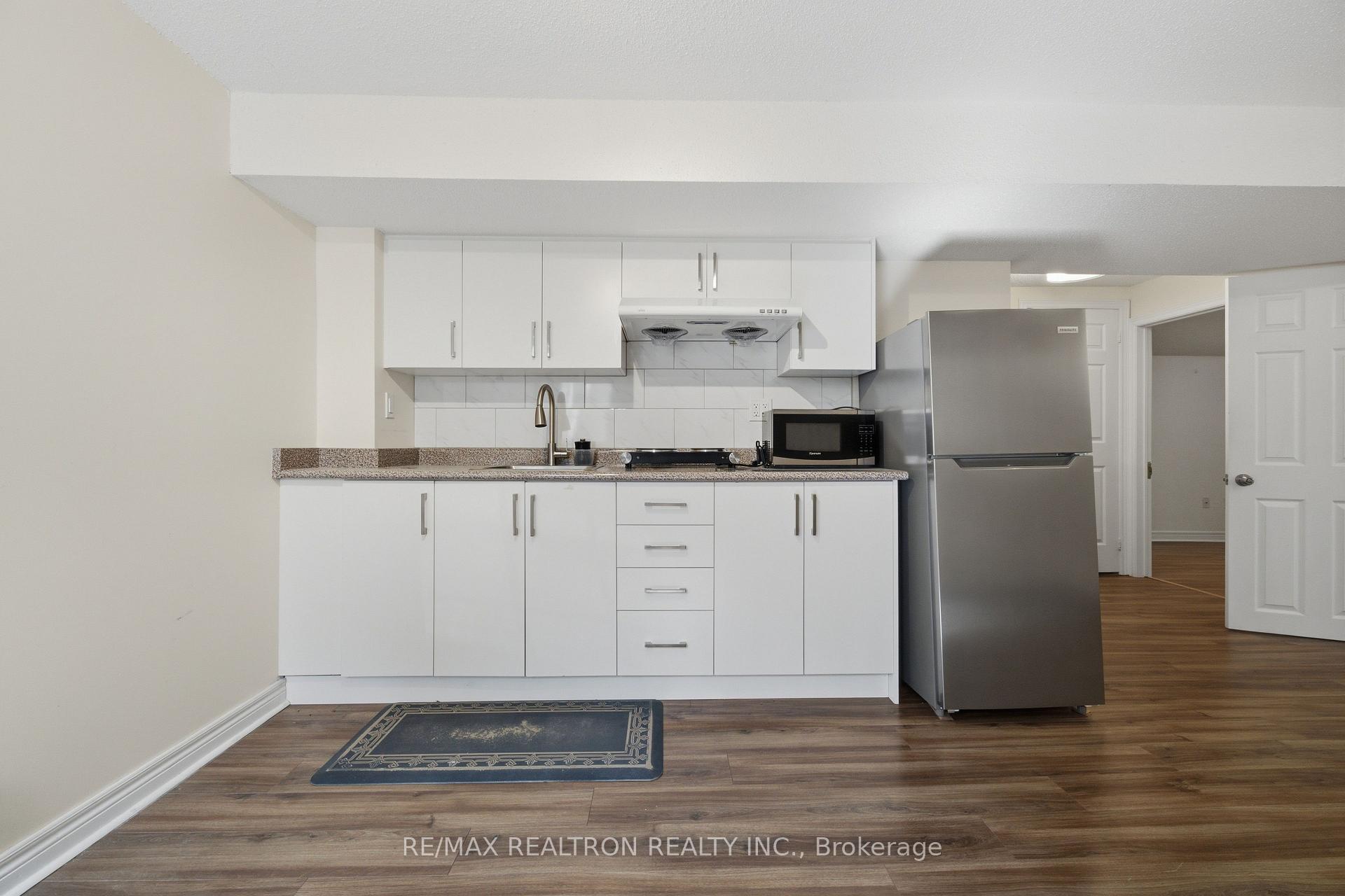 Photo 6 of 27 Watkins Glen Crescent, Aurora, Bayview Wellington — HOMEH