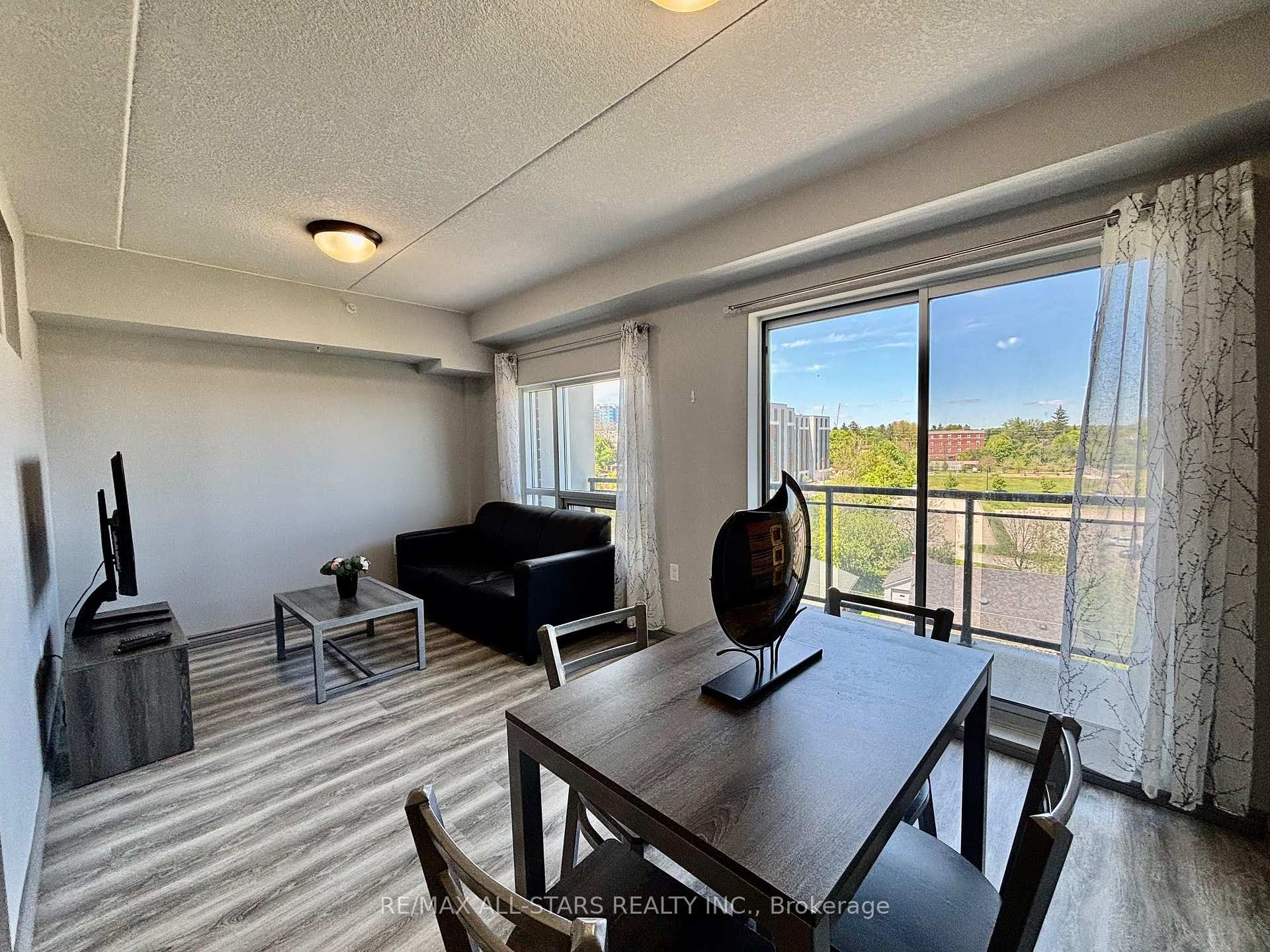 Photo of Unit 507, 275 Larch Street