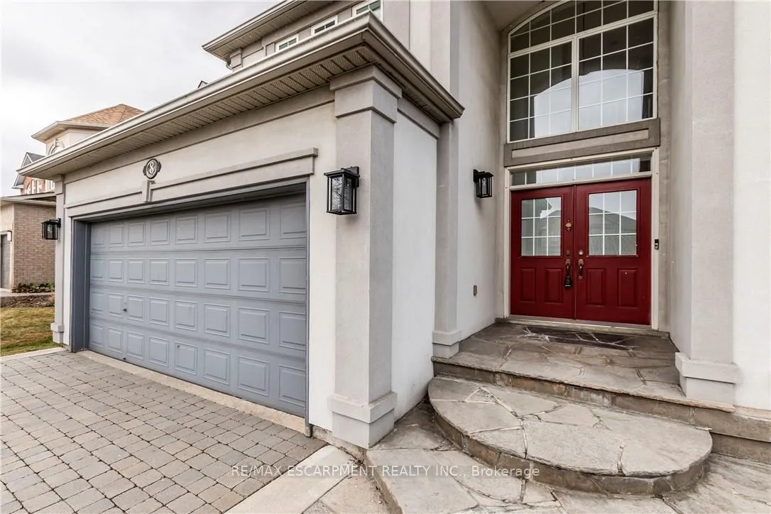 Photo 4 of 8 Hackney Court, Hamilton, Ancaster — HOMEH