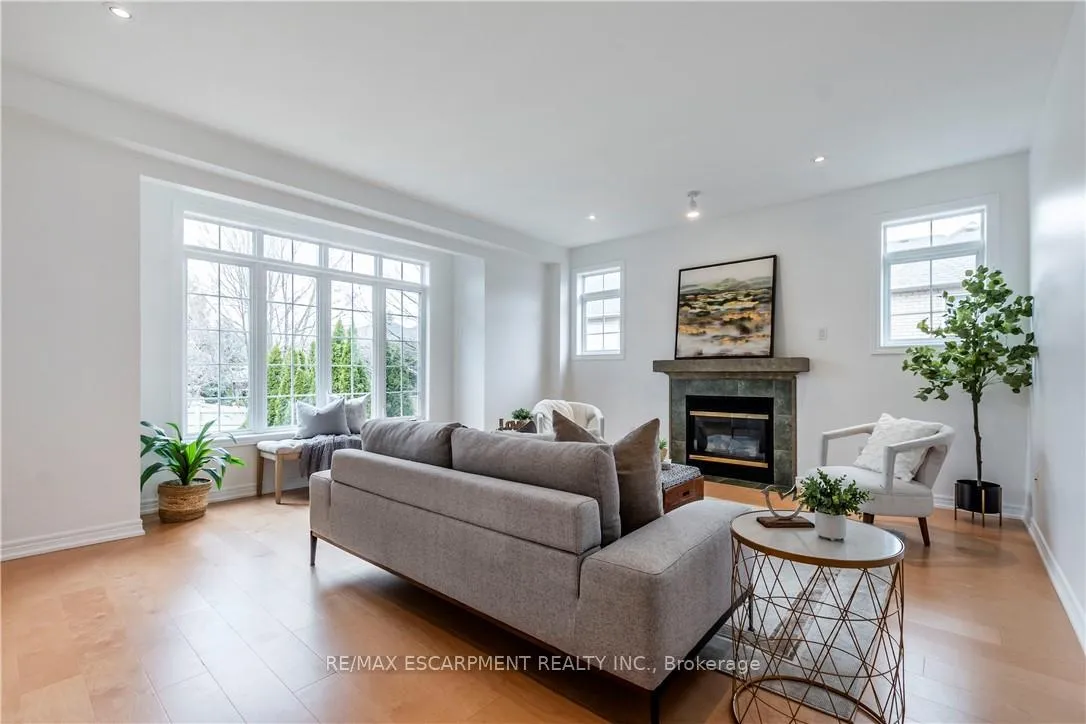 Photo 12 of 8 Hackney Court, Hamilton, Ancaster — HOMEH