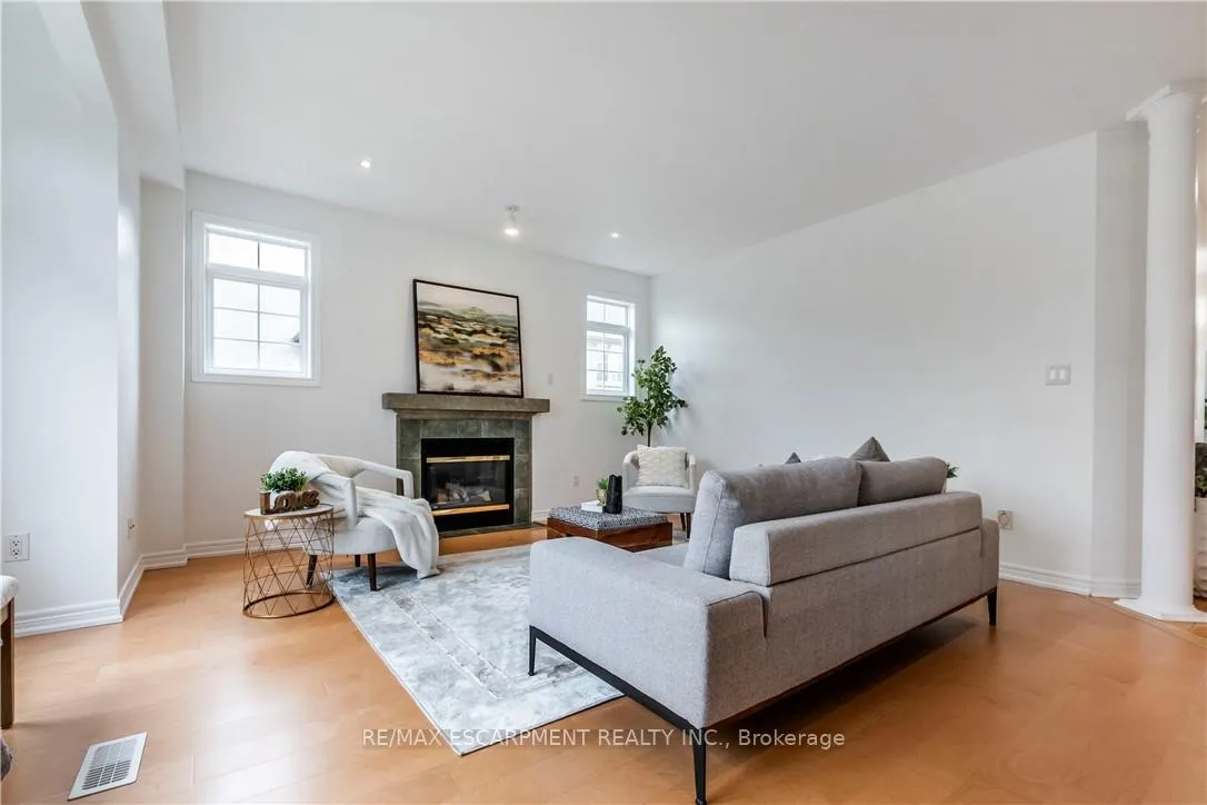 Photo 13 of 8 Hackney Court, Hamilton, Ancaster — HOMEH