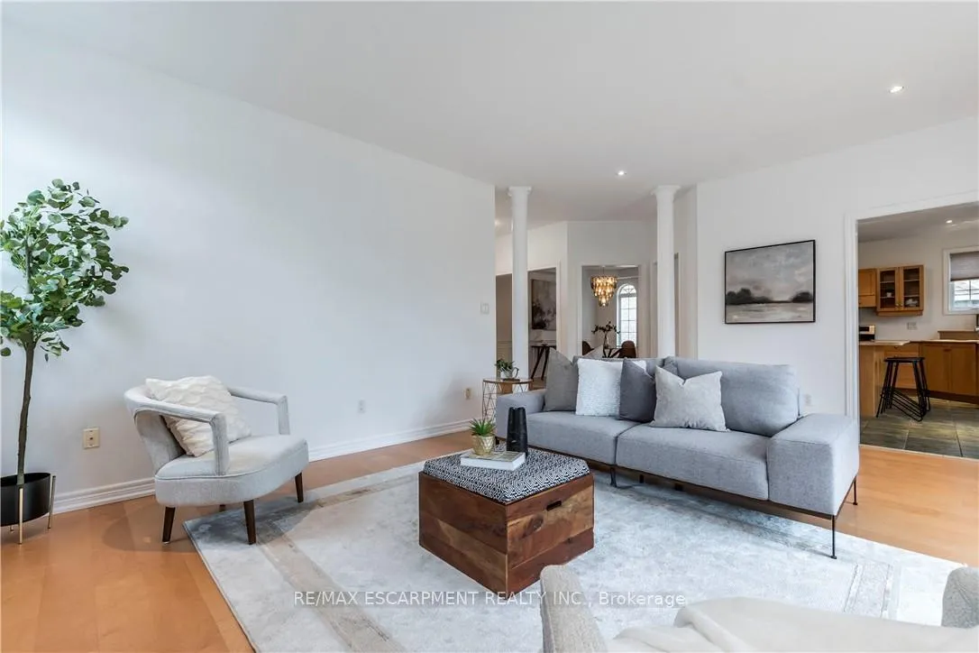 Photo 14 of 8 Hackney Court, Hamilton, Ancaster — HOMEH
