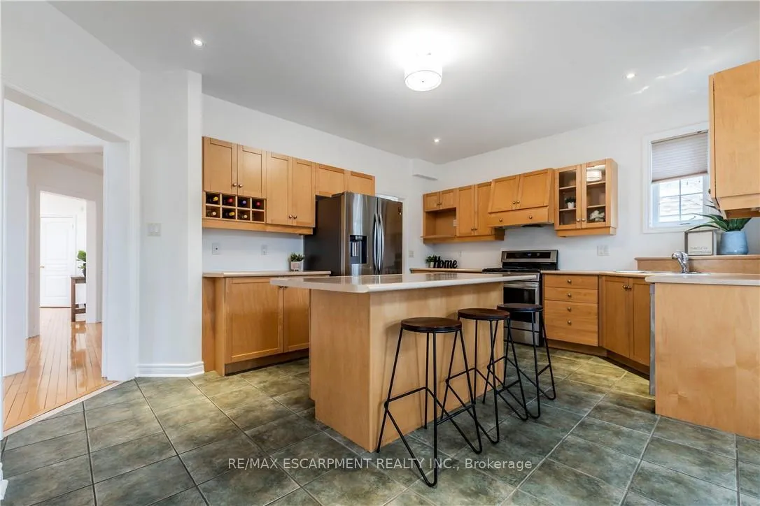 Photo 16 of 8 Hackney Court, Hamilton, Ancaster — HOMEH