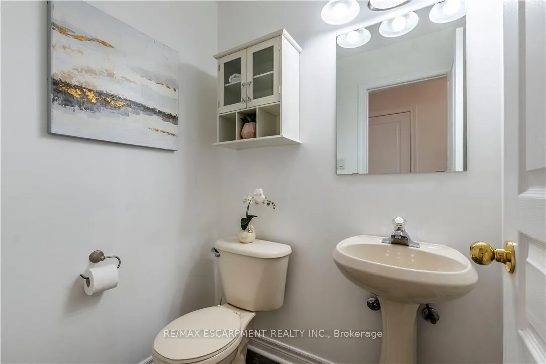 Photo 20 of 8 Hackney Court, Hamilton, Ancaster — HOMEH
