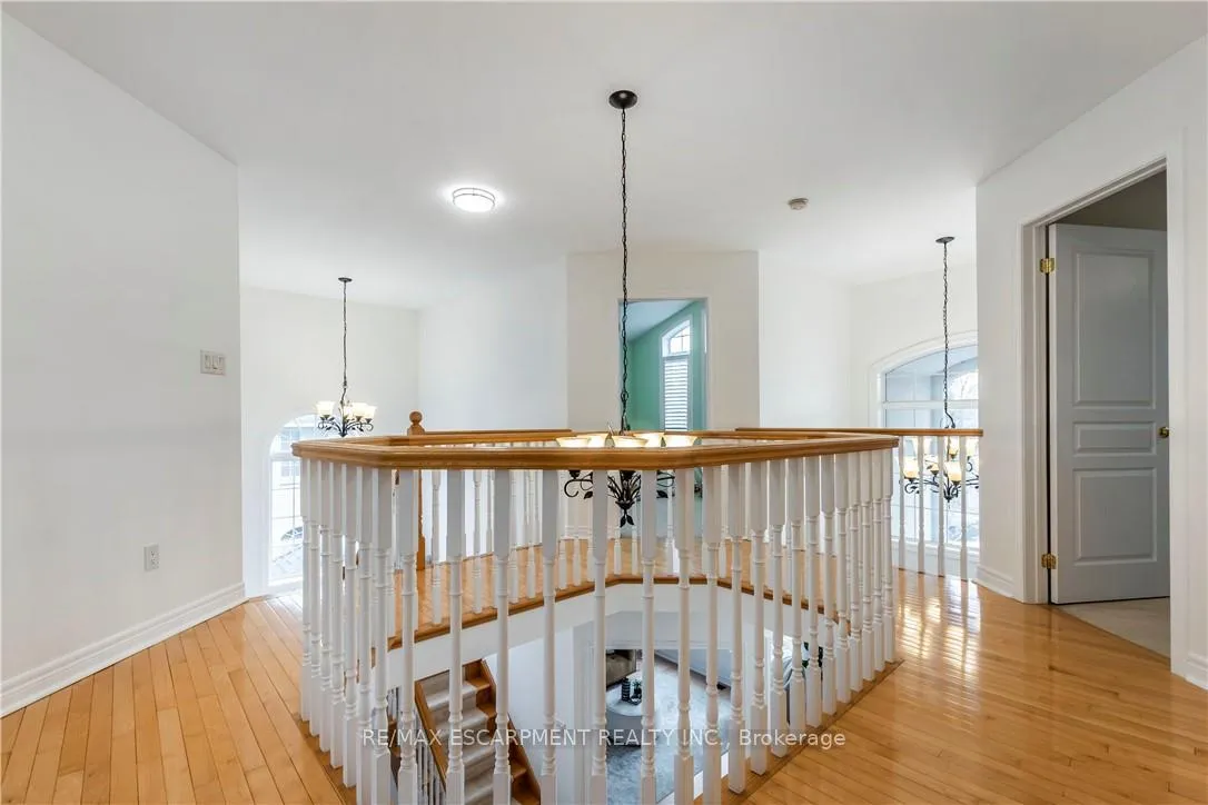Photo 22 of 8 Hackney Court, Hamilton, Ancaster — HOMEH