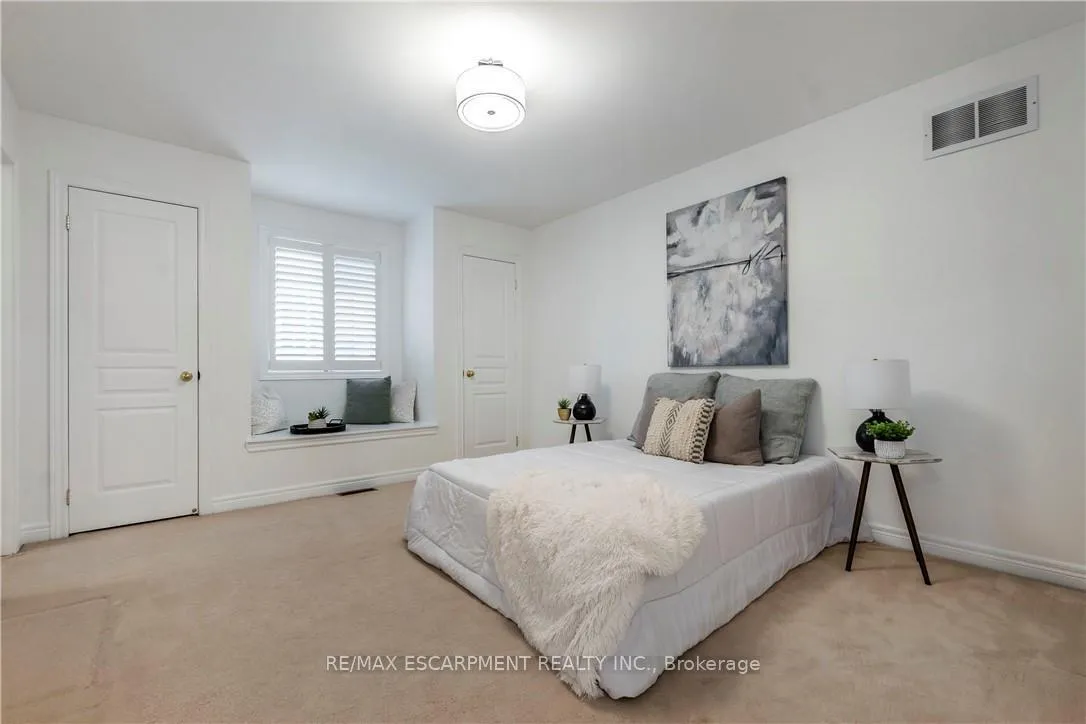 Photo 27 of 8 Hackney Court, Hamilton, Ancaster — HOMEH