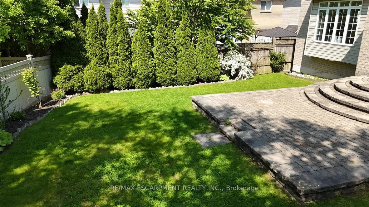 Photo 38 of 8 Hackney Court, Hamilton, Ancaster — HOMEH