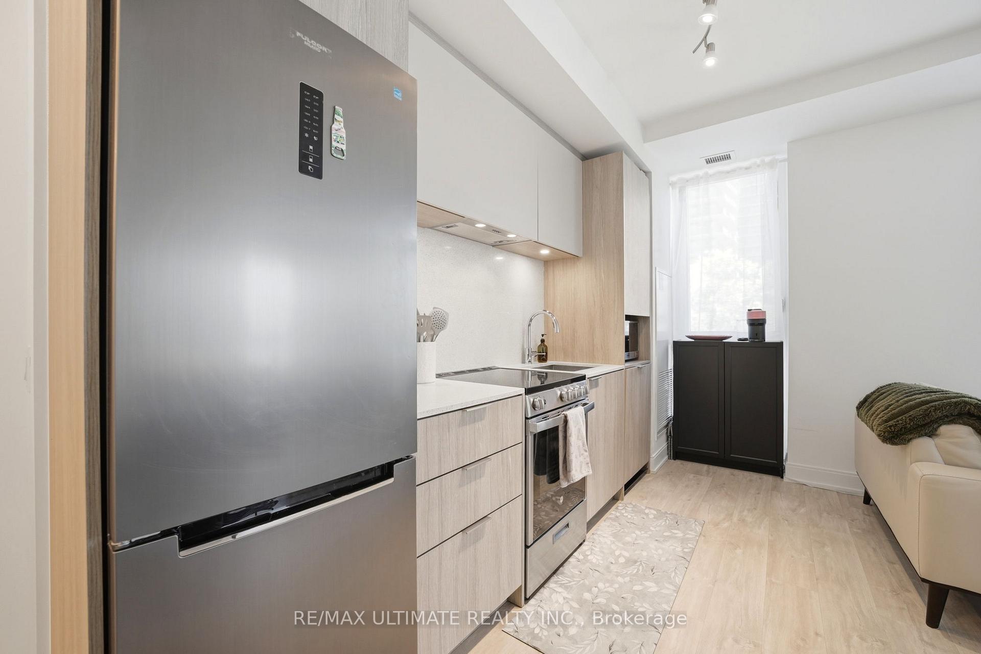 Photo 8 of Unit 402, 70 Annie Craig Drive, Etobicoke, Mimico — HOMEH