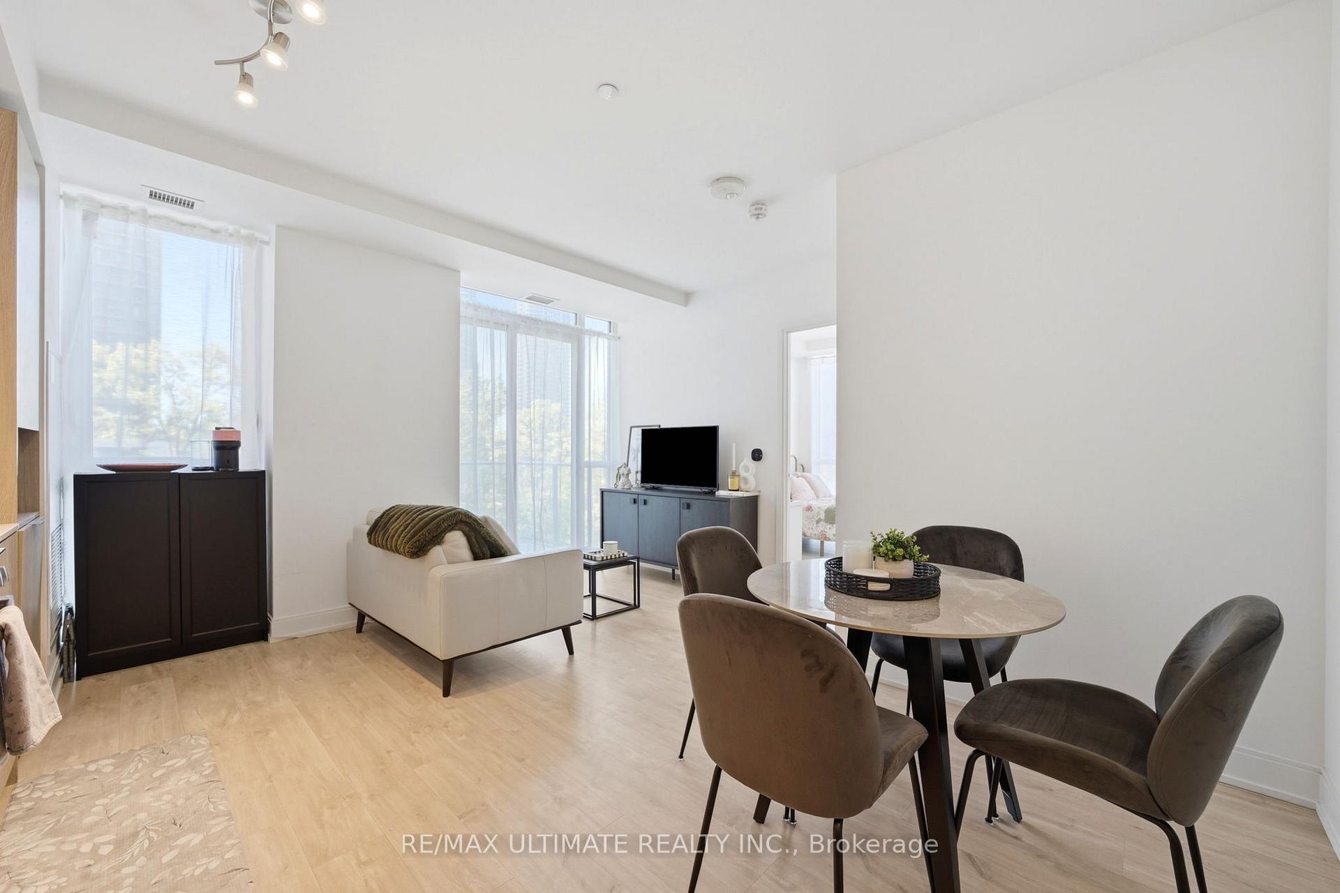 Photo 10 of Unit 402, 70 Annie Craig Drive, Etobicoke, Mimico — HOMEH