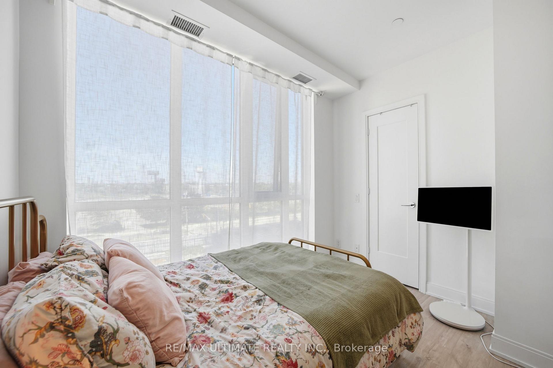 Photo 14 of Unit 402, 70 Annie Craig Drive, Etobicoke, Mimico — HOMEH