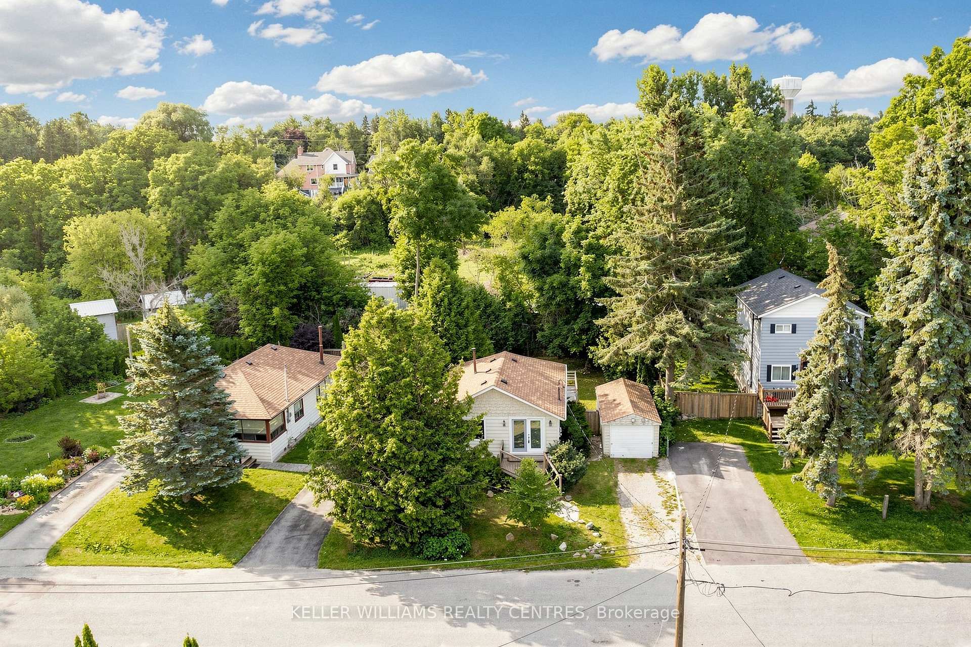 Photo 2 of 9 Maple Grove Street, Whitchurch-Stouffville, Rural Whitchurch-Stouffville — HOMEH