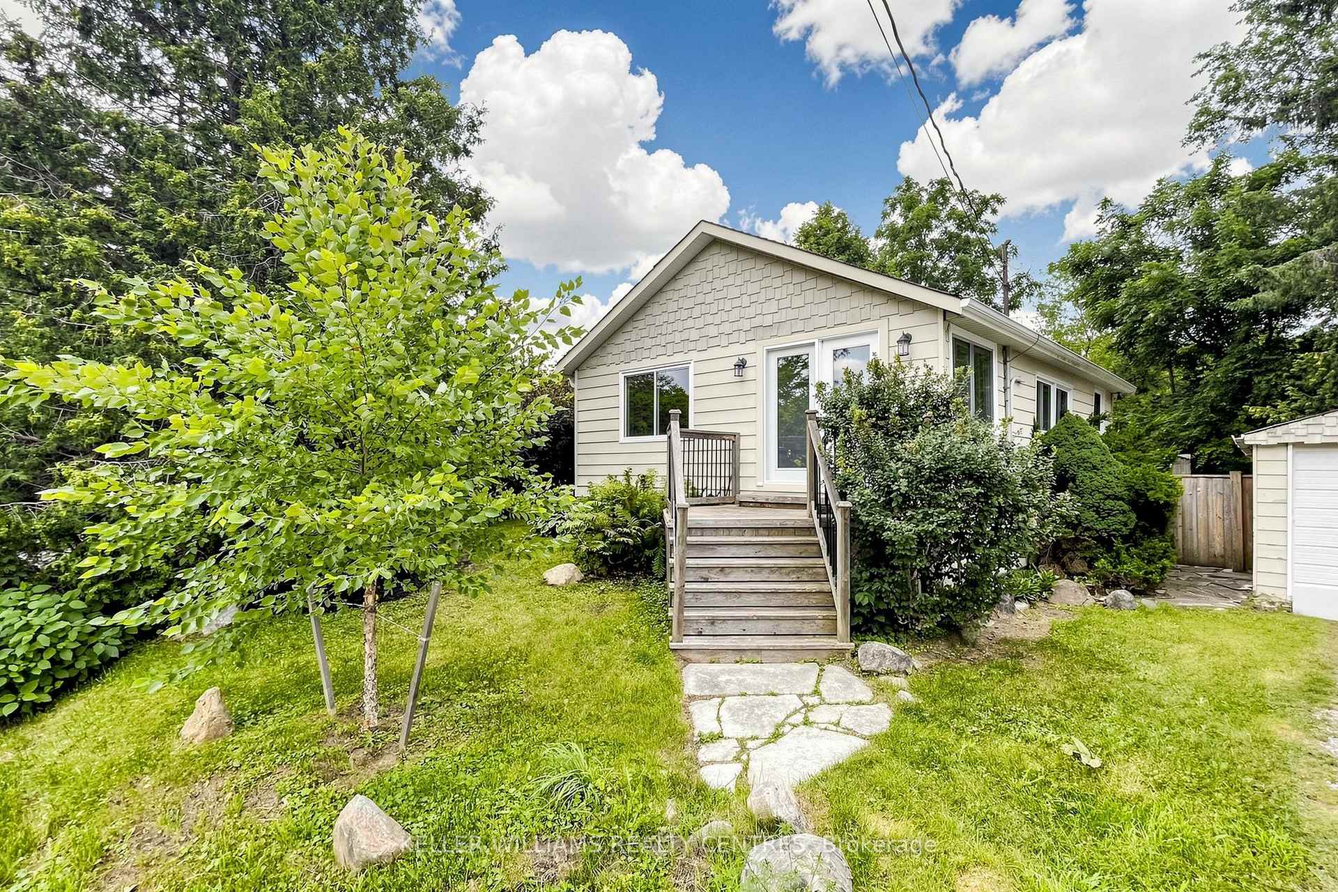 Photo 4 of 9 Maple Grove Street, Whitchurch-Stouffville, Rural Whitchurch-Stouffville — HOMEH