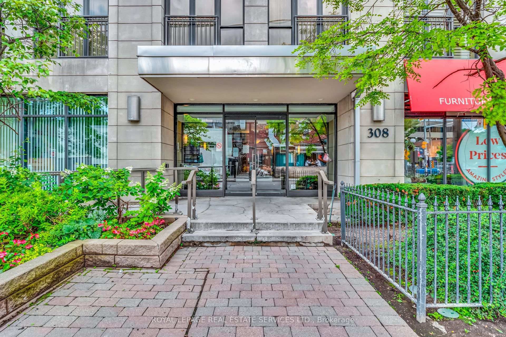 Photo 2 of Unit 404, 308 Palmerston Avenue, Toronto, Trinity-Bellwoods — HOMEH
