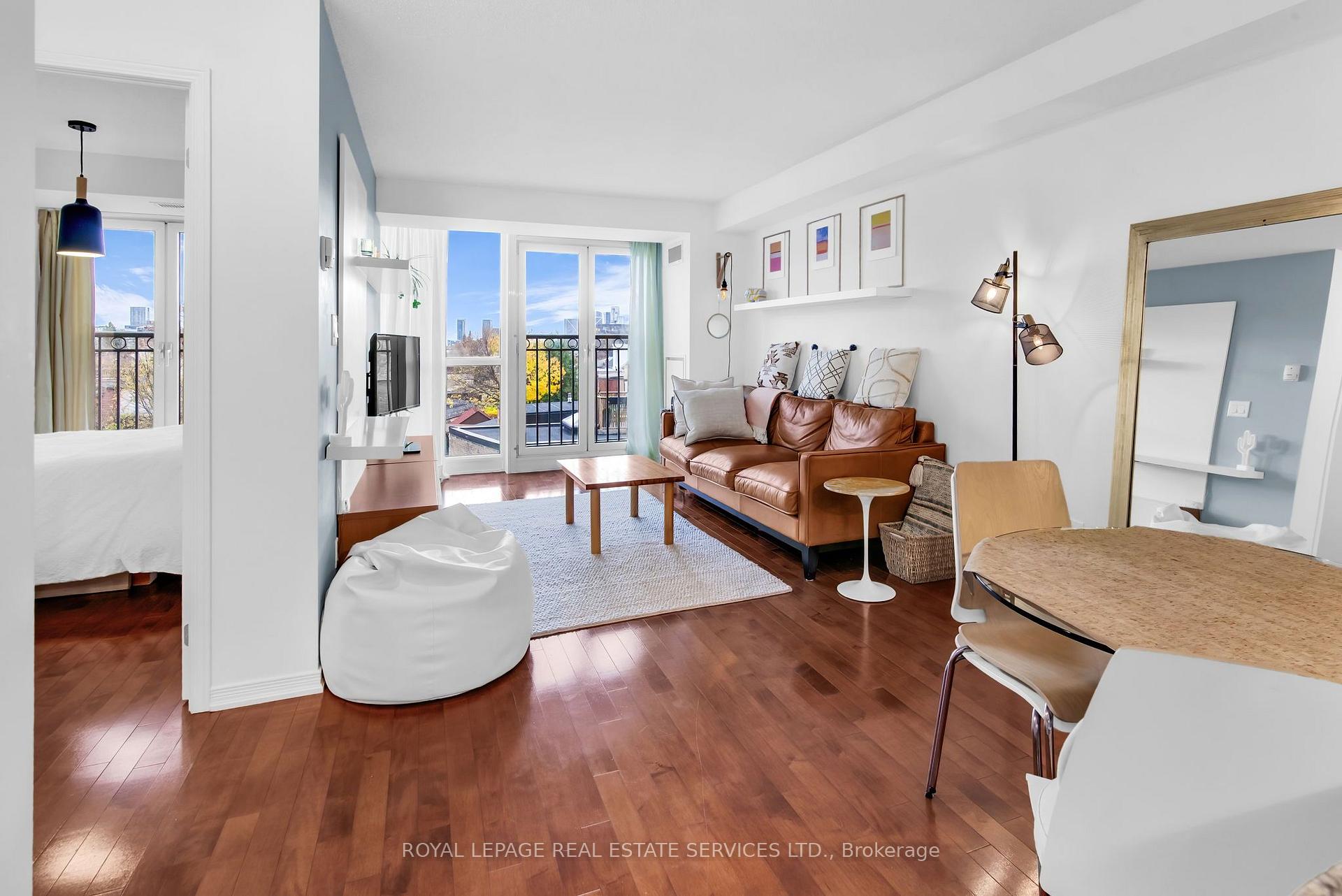 Photo 3 of Unit 404, 308 Palmerston Avenue, Toronto, Trinity-Bellwoods — HOMEH