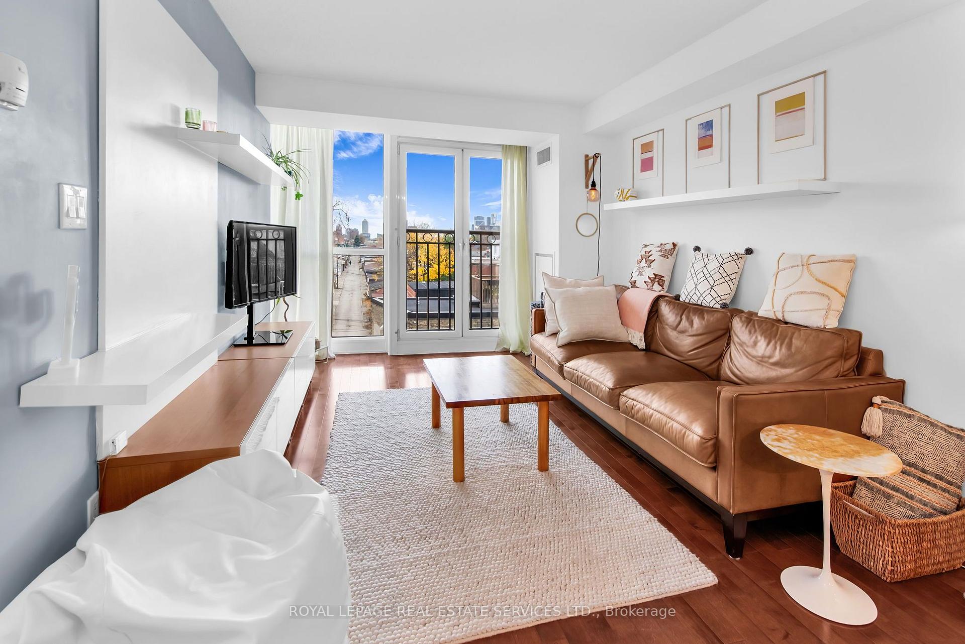 Photo 4 of Unit 404, 308 Palmerston Avenue, Toronto, Trinity-Bellwoods — HOMEH