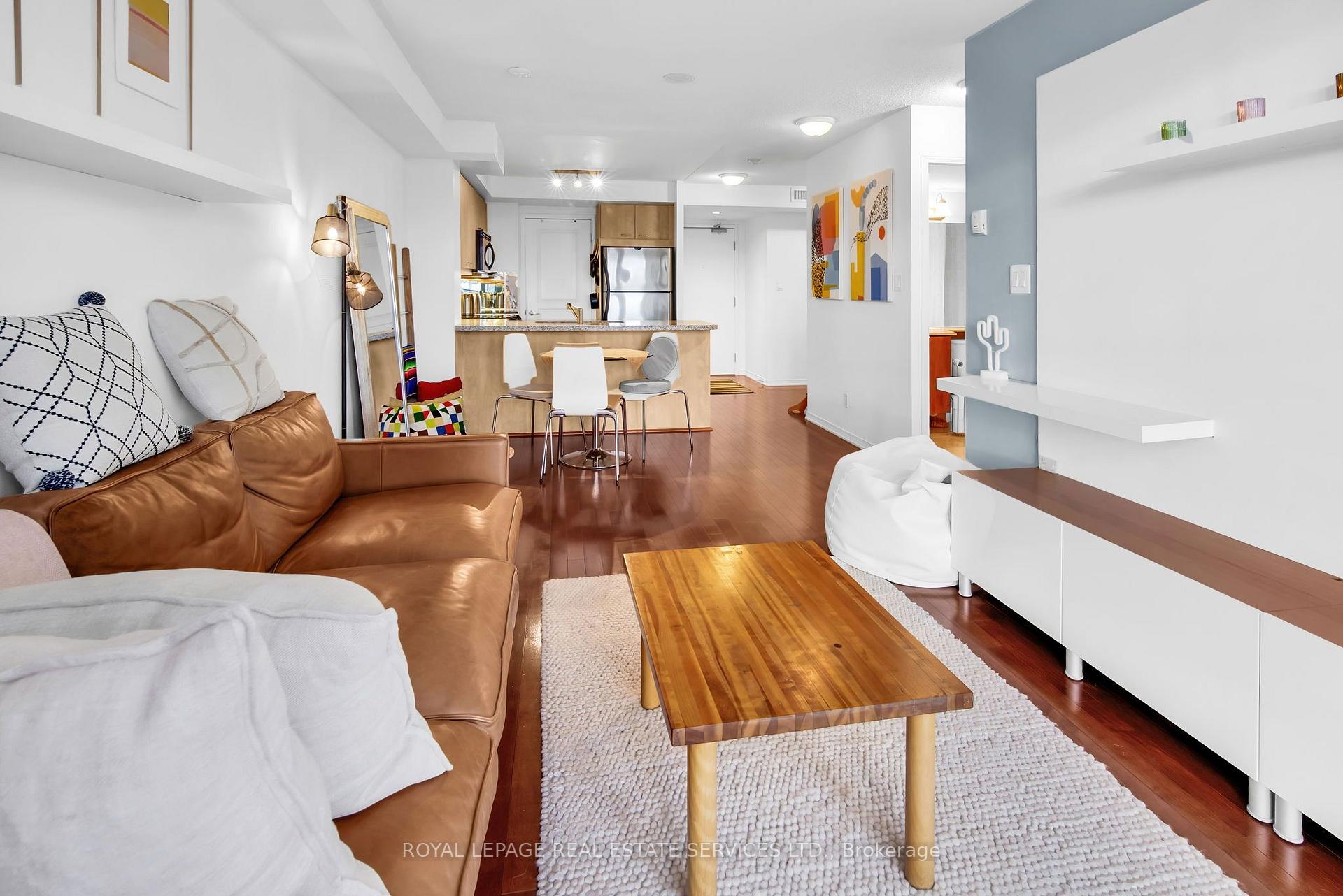 Photo 6 of Unit 404, 308 Palmerston Avenue, Toronto, Trinity-Bellwoods — HOMEH