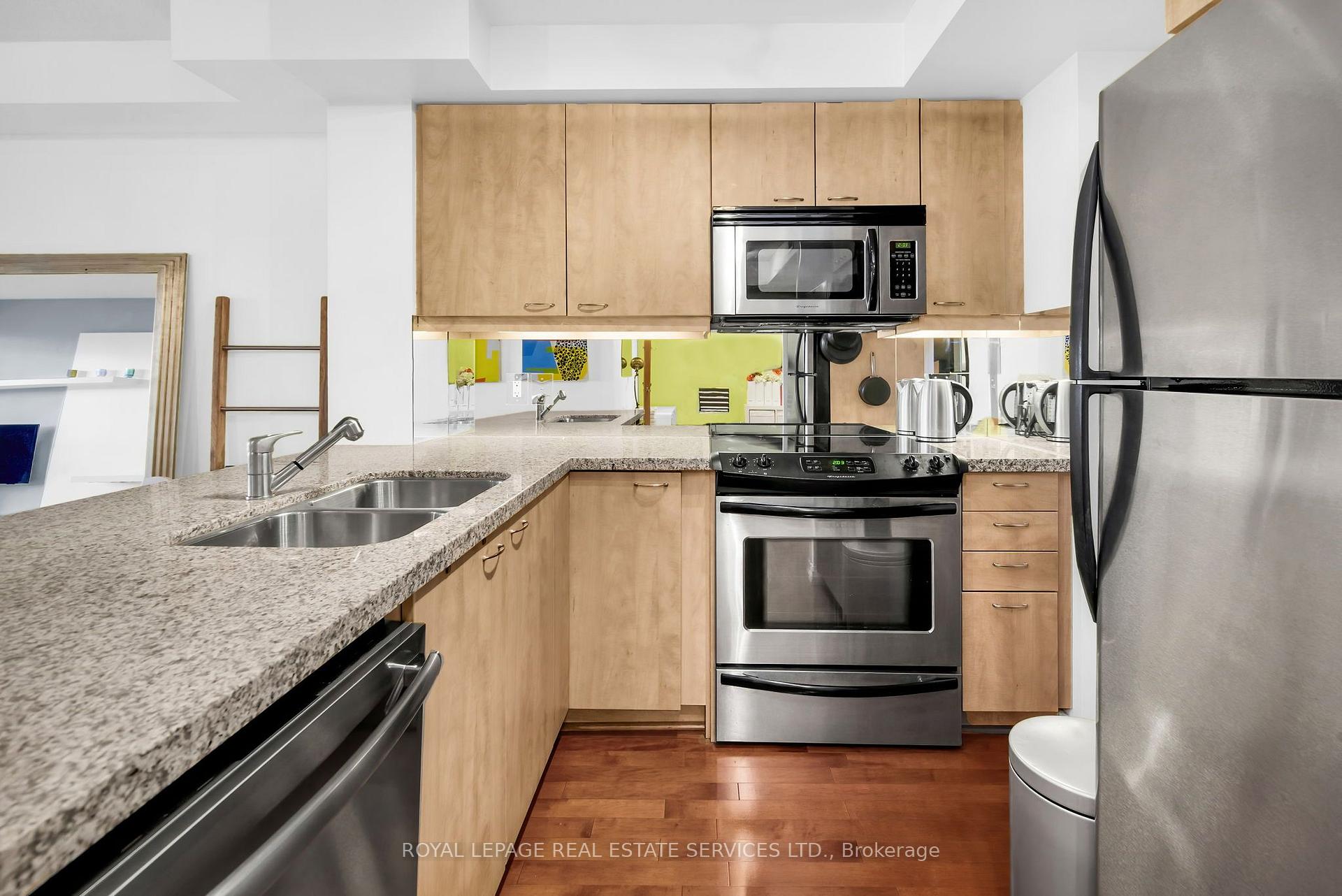 Photo 11 of Unit 404, 308 Palmerston Avenue, Toronto, Trinity-Bellwoods — HOMEH