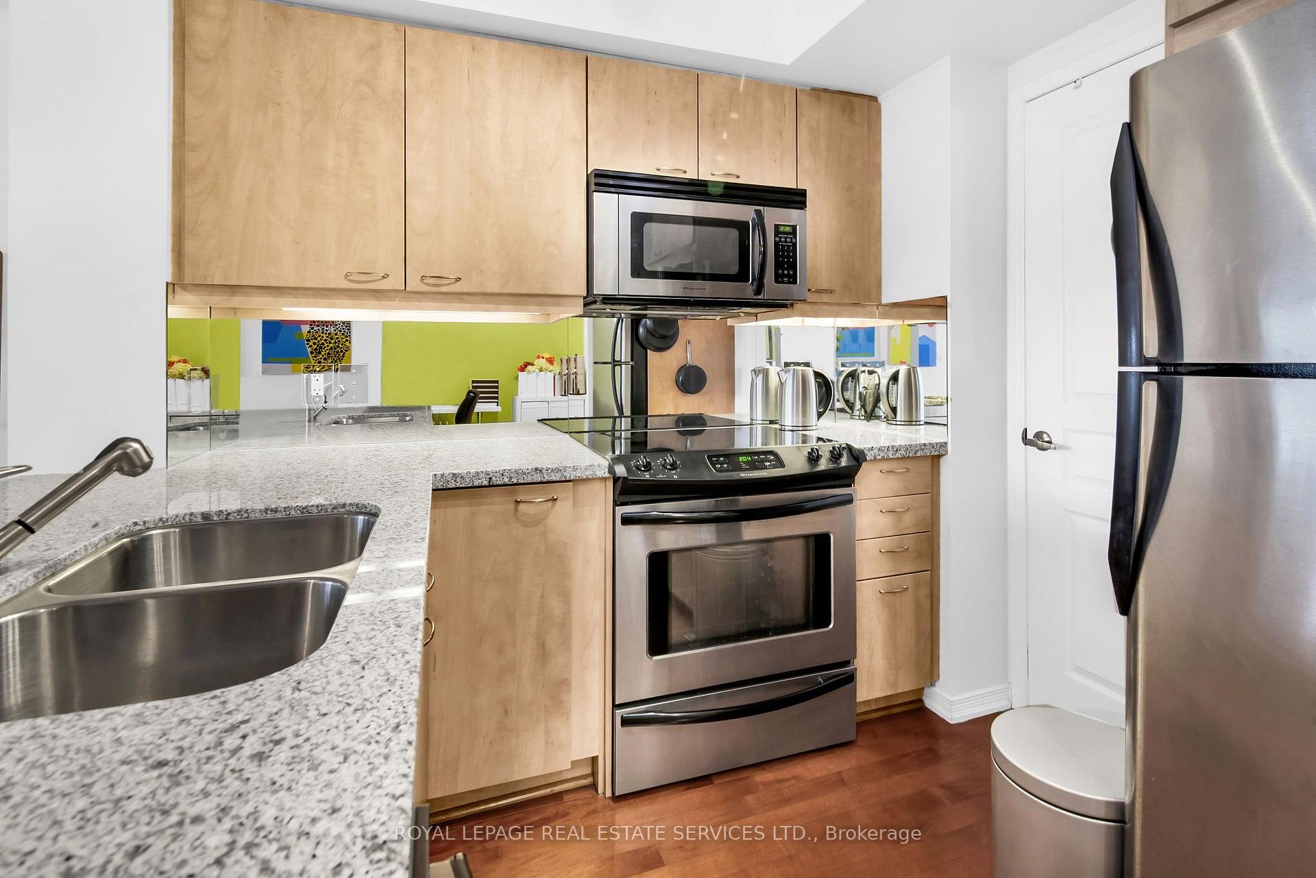 Photo 12 of Unit 404, 308 Palmerston Avenue, Toronto, Trinity-Bellwoods — HOMEH