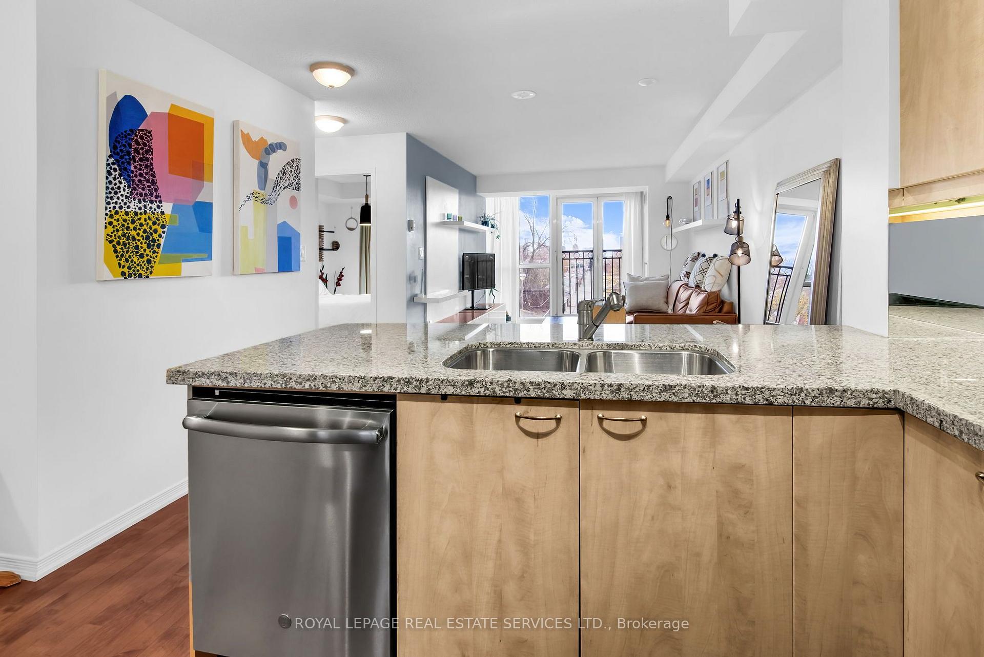 Photo 13 of Unit 404, 308 Palmerston Avenue, Toronto, Trinity-Bellwoods — HOMEH