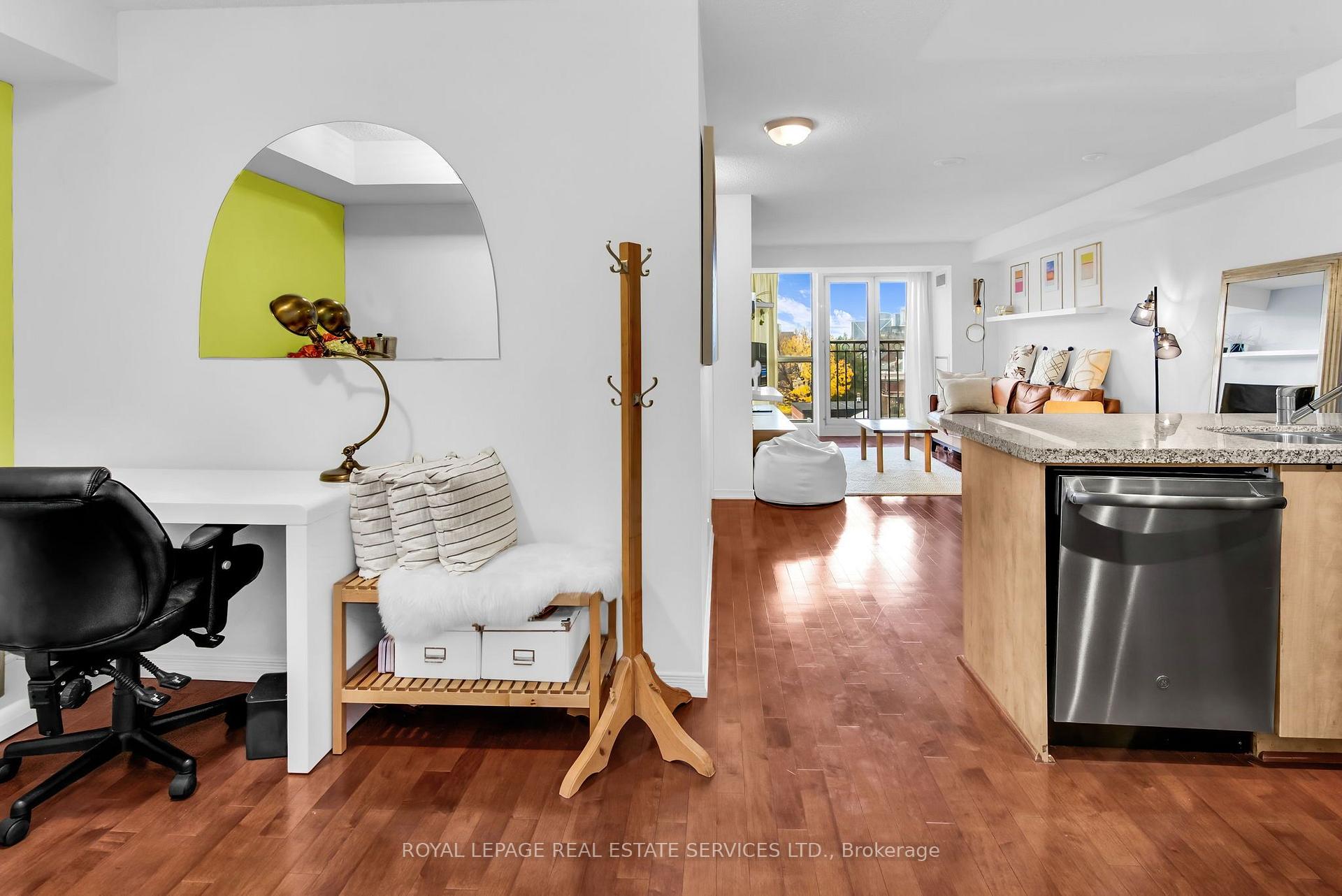 Photo 14 of Unit 404, 308 Palmerston Avenue, Toronto, Trinity-Bellwoods — HOMEH