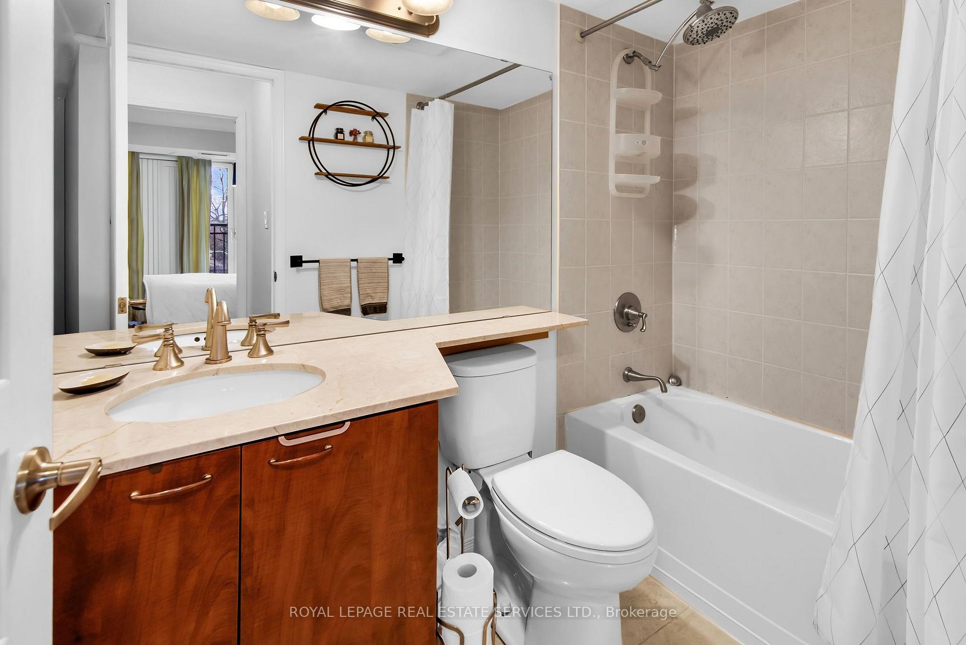 Photo 22 of Unit 404, 308 Palmerston Avenue, Toronto, Trinity-Bellwoods — HOMEH