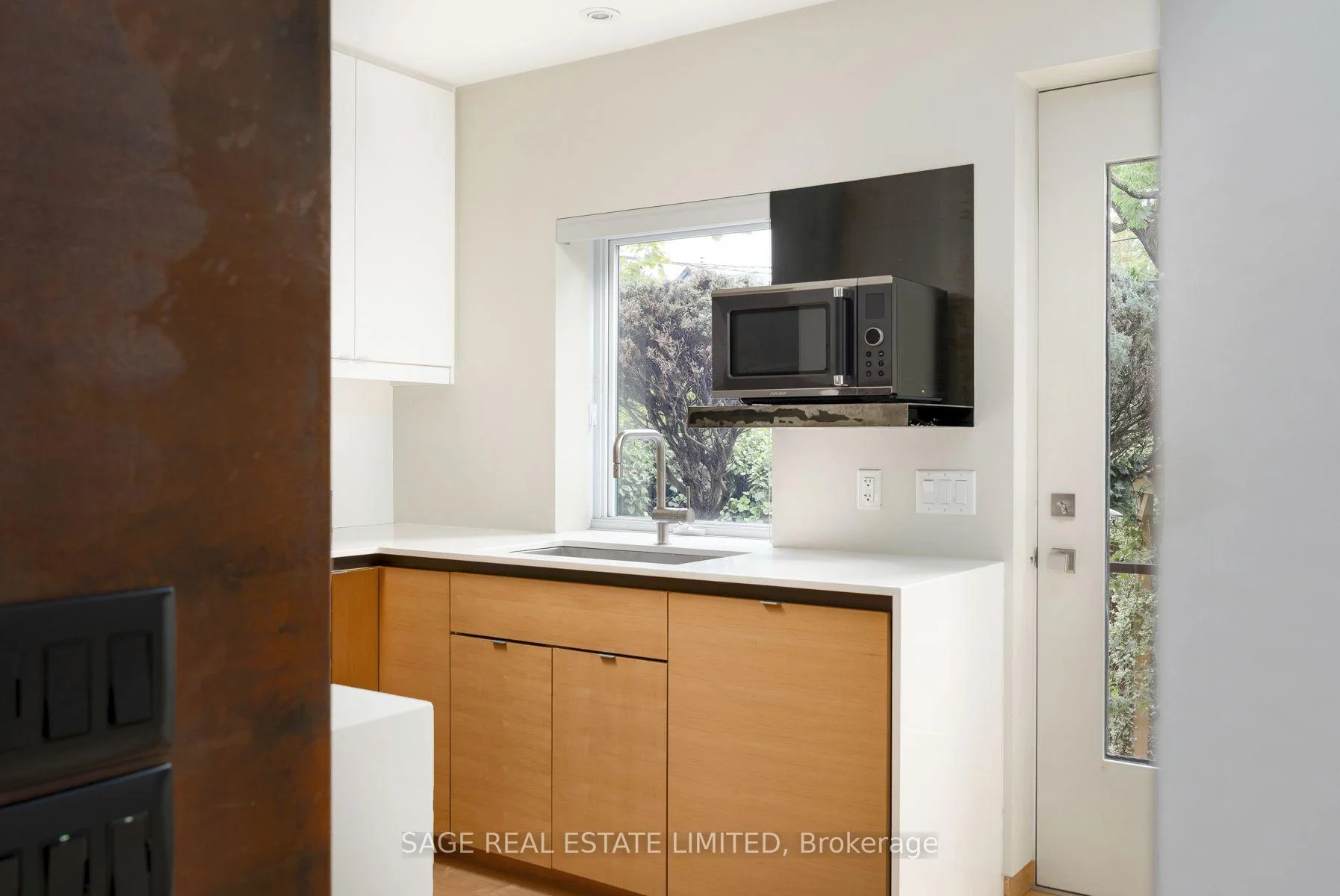 Photo 14 of 91 Maplewood Avenue, Toronto, Humewood-Cedarvale — HOMEH