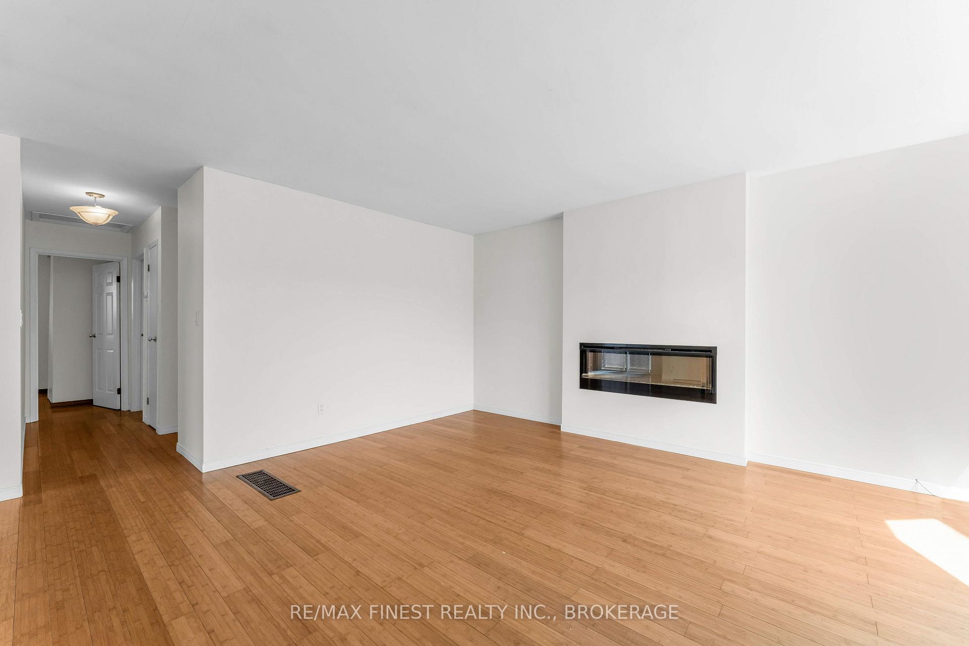 Photo 8 of 102 Grenadier Drive, Kingston, Kingston East (Incl Barret Crt) — HOMEH