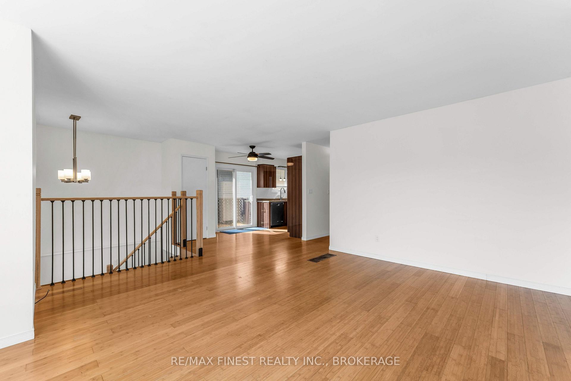 Photo 9 of 102 Grenadier Drive, Kingston, Kingston East (Incl Barret Crt) — HOMEH